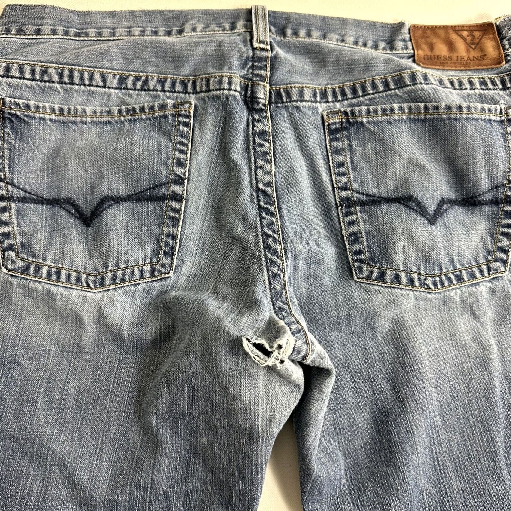 Guess GUESS Los Angeles Jeans 38x32 Rebel Straight Leg Medium Wash Distressed Men Regular Jeans Size US 38 / EU 54 - 4 Thumbnail
