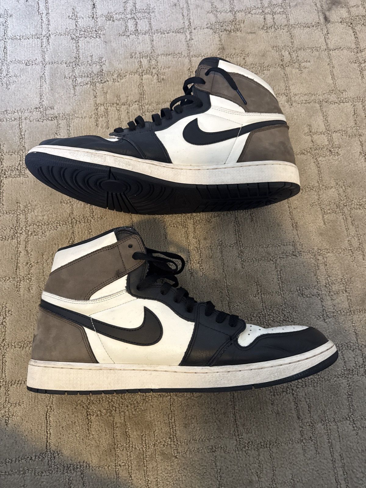 Jordan Brand Jordan 1 Retro High OG Dark Mocha Size US 15 / EU 48 - 1 Thumbnail