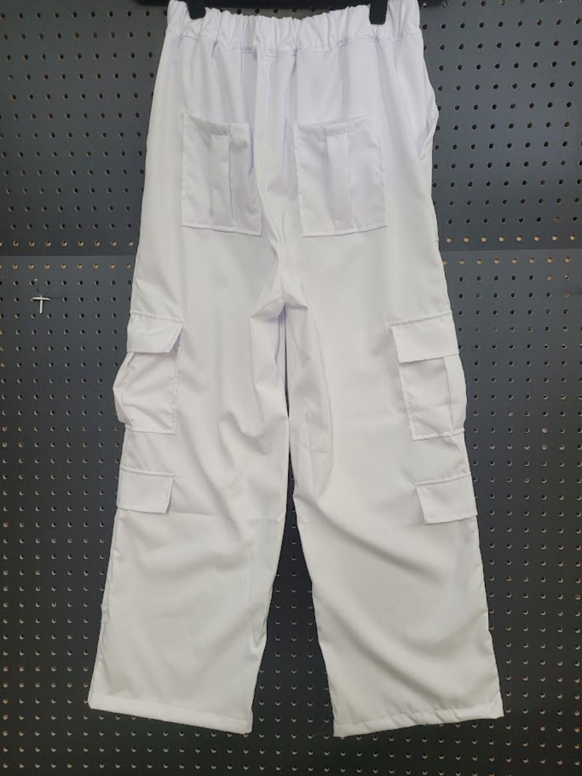The Unbranded Brand Stylish White Cargo Pants with Multiple Pockets - Medium Size 32" / US 10 / IT 46 - 6 Thumbnail