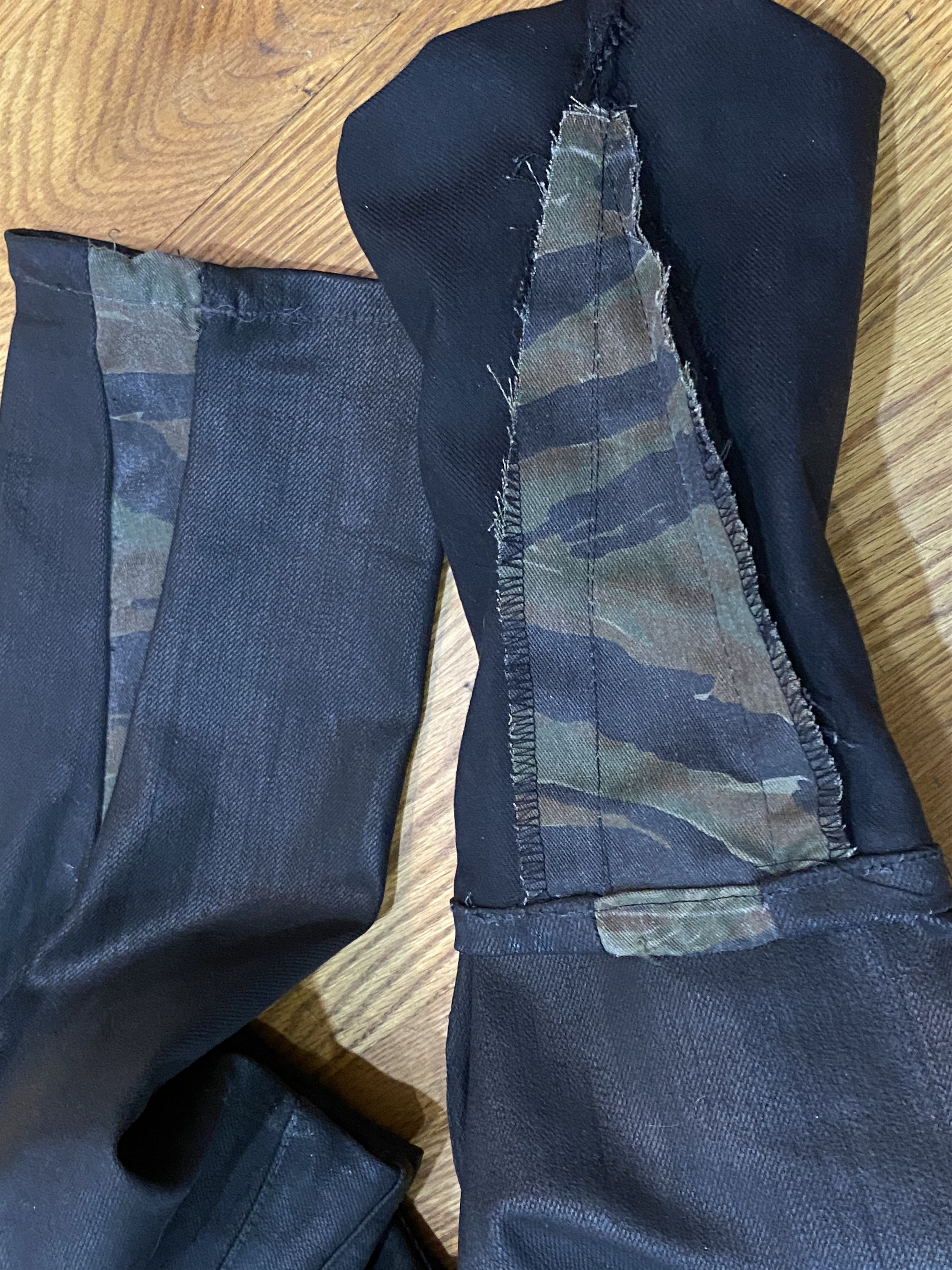 Balmain Balmain HEAVY WAXED Tiger Camo Padding/Ribbing Biker Jeans Size US 30 / EU 46 - 14 Thumbnail