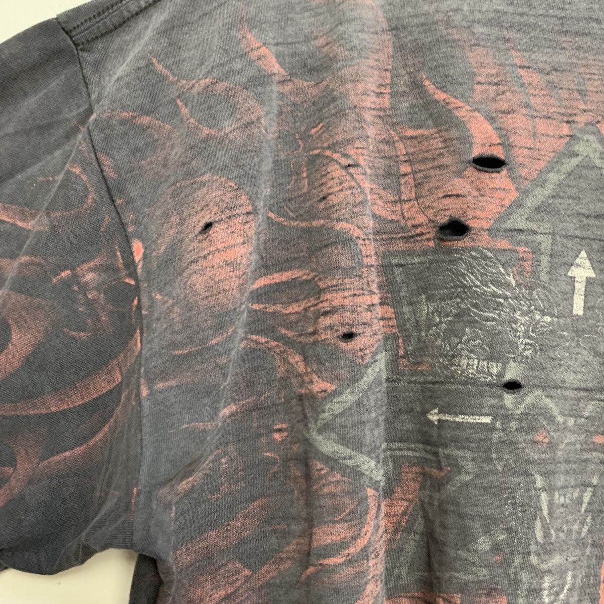 Japanese Brand Crazy Distressed Skull & Flame Tee True Vintage Style Size US L / EU 52-54 / 3 - 17 Thumbnail