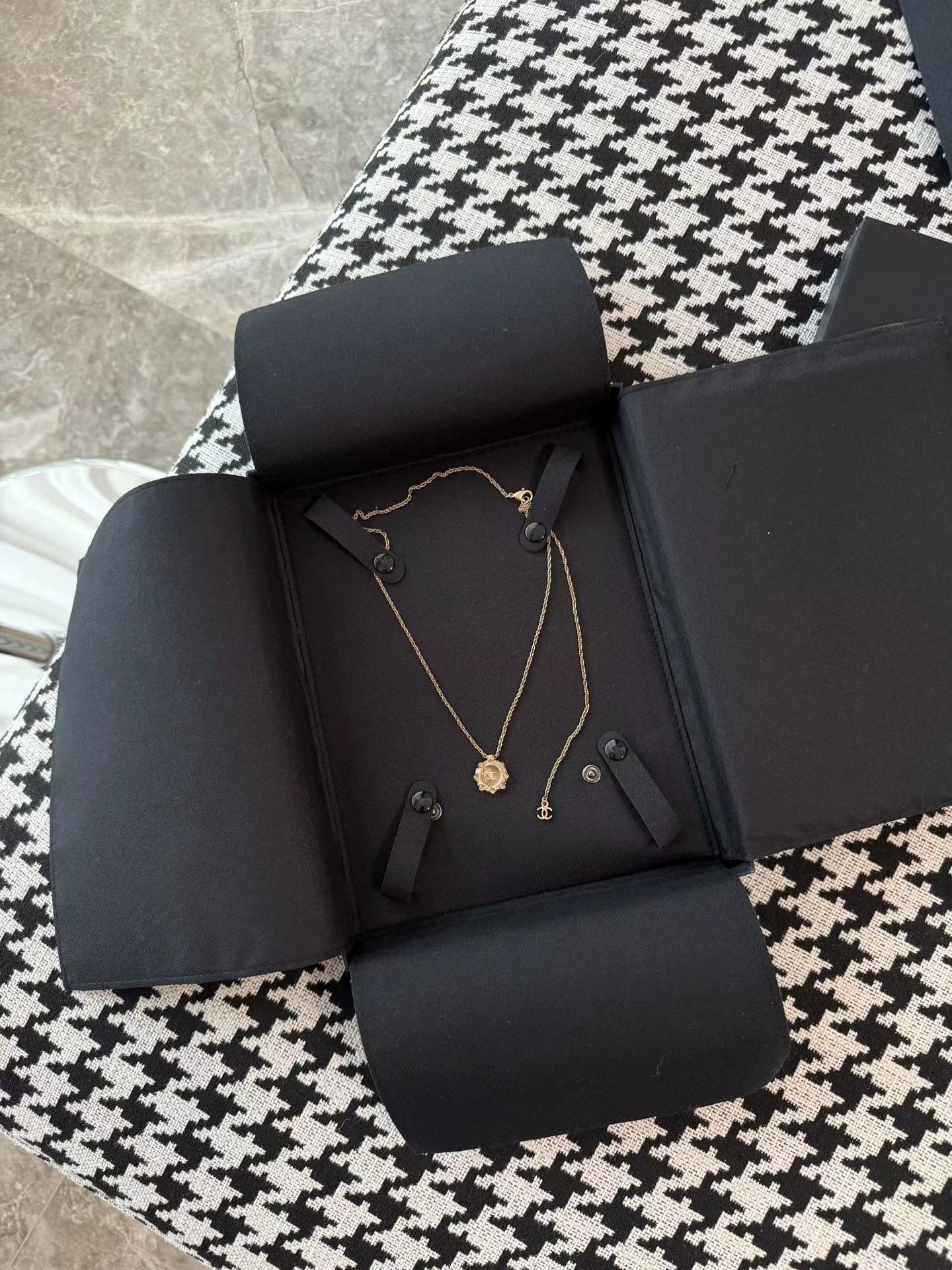 Chanel Chanel Front Pendant Necklace Full Set Sale Size ONE SIZE - 1 Thumbnail