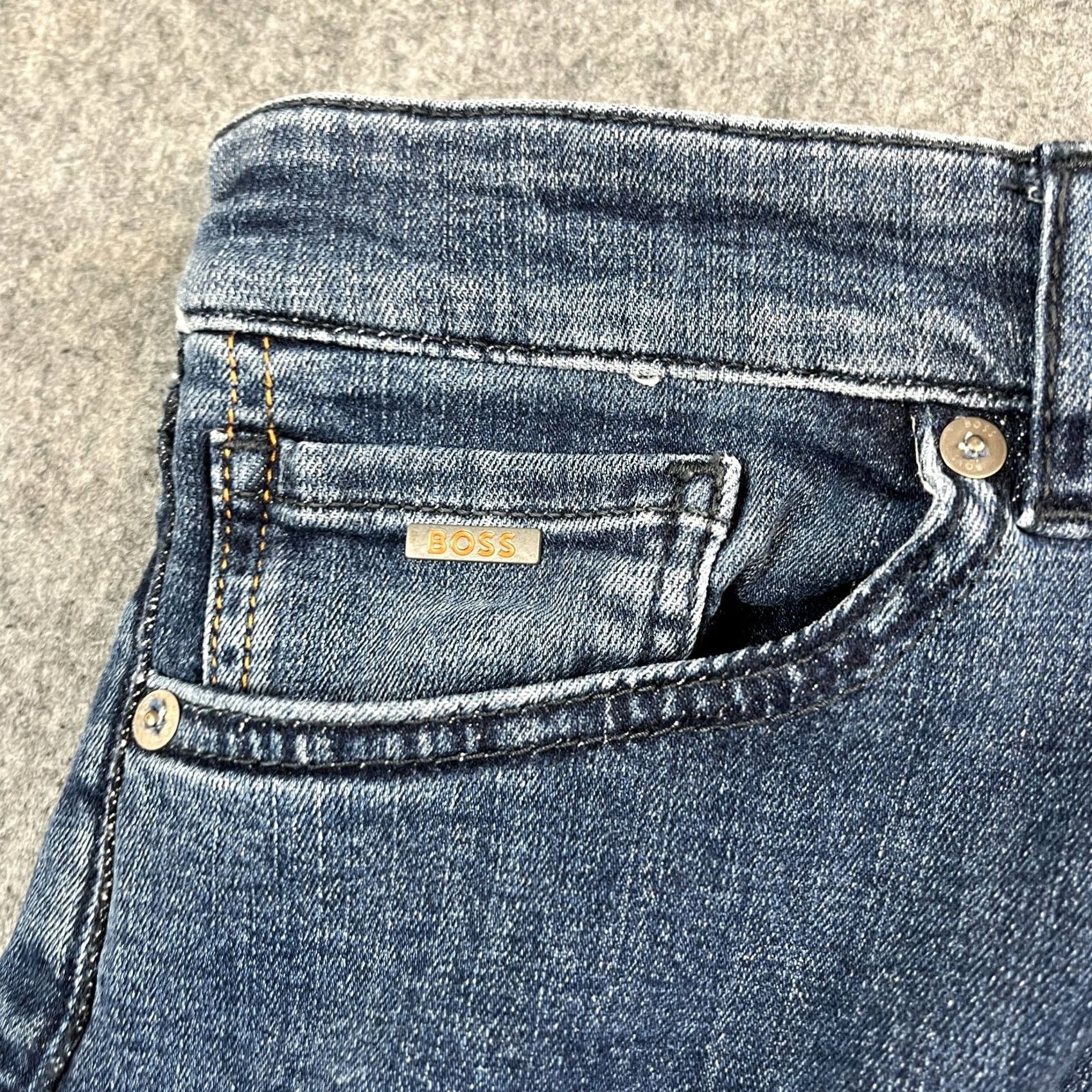 Hugo Boss HUGO BOSS Jeans Tapered Men 32 Regular Stretch 5-Pocket Denim Blue Maine Mid Wash Cotton Polyester Elastan Size US 32 / EU 48 - 7 Thumbnail