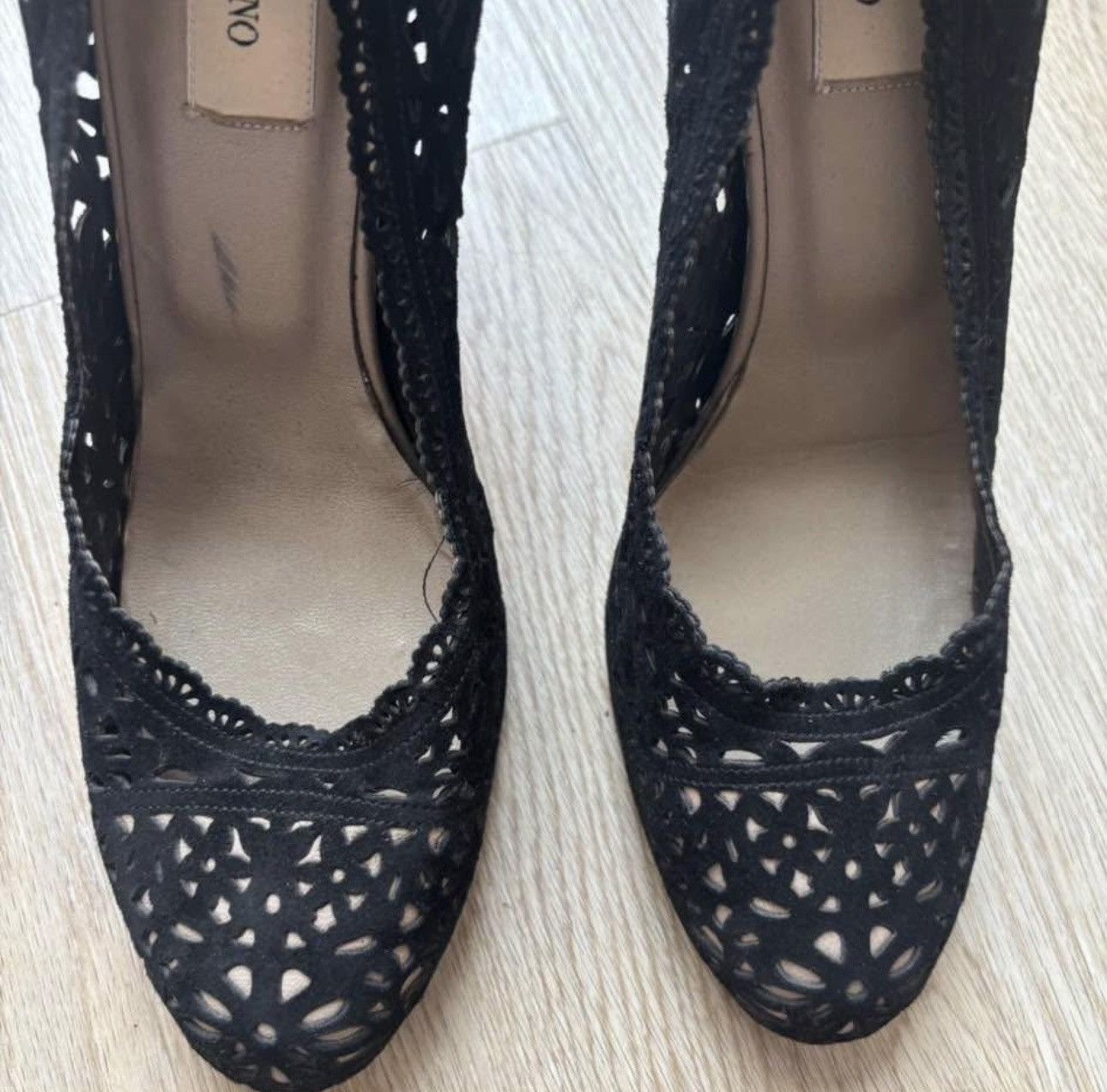 Valentino Valentino Black Heels Suede Size US 7.5 / IT 37.5 - 5 Thumbnail