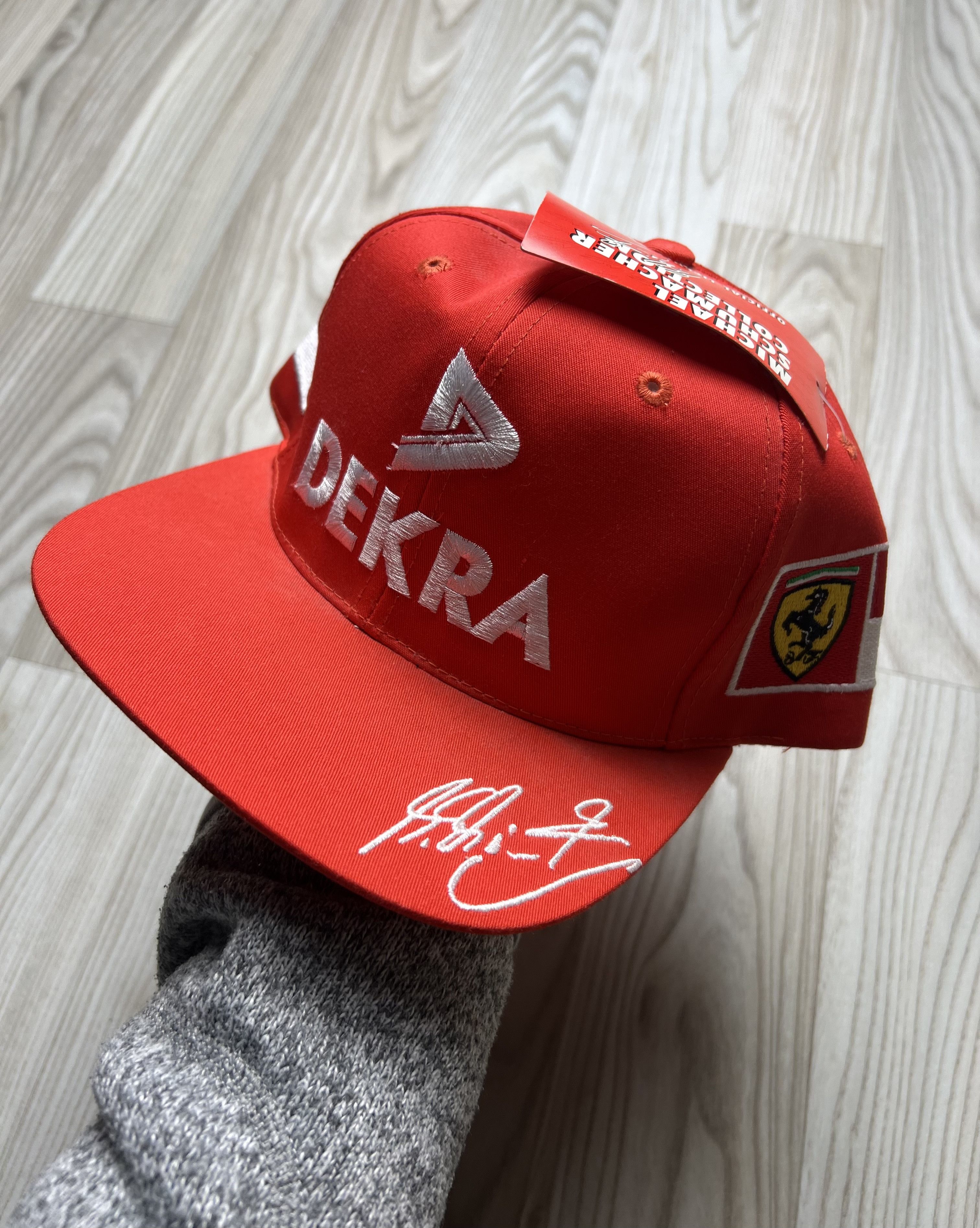 Cappello Raro DEKRA Michael Schumacher Ferrari F1 98 - Versione 1, Germania, Rosso