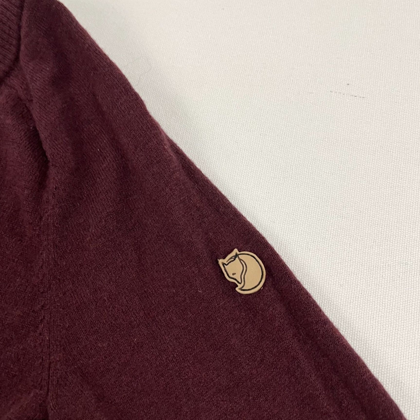 Vintage Fjallraven Sormland Sweater Womens XS Maroon Red Wool Lightweight Hiking Jumper Size XS / US 0-2 / IT 36-38 - 3 Thumbnail