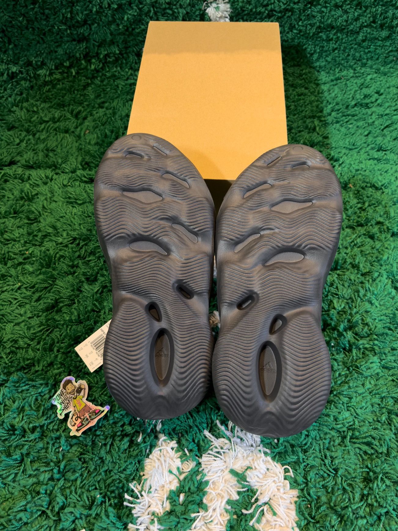 Adidas × Yeezy adidas Yeezy Foam RNR Onyx Size US 12 / EU 45 - 7 Thumbnail