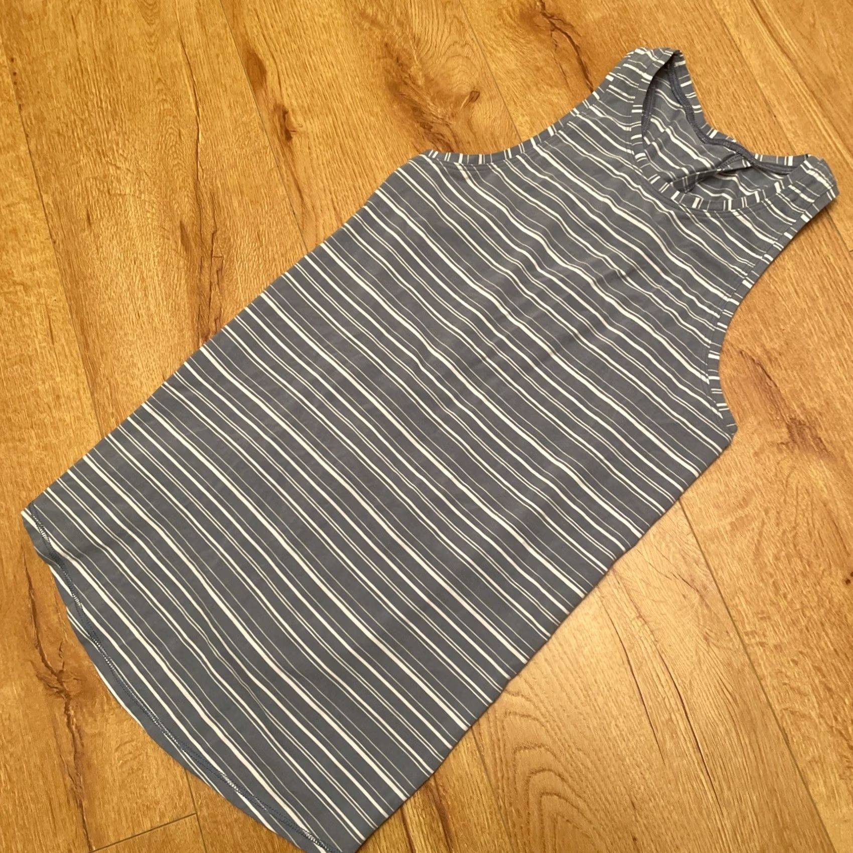 Lululemon VINTAGE Lululemon? (No, not vintage) Lululemon Women's Open Back RacerbackTank Blue with Stripes S/xs Tank Women Blue Racerback Open Back Striped Size ONE SIZE - 4 Thumbnail