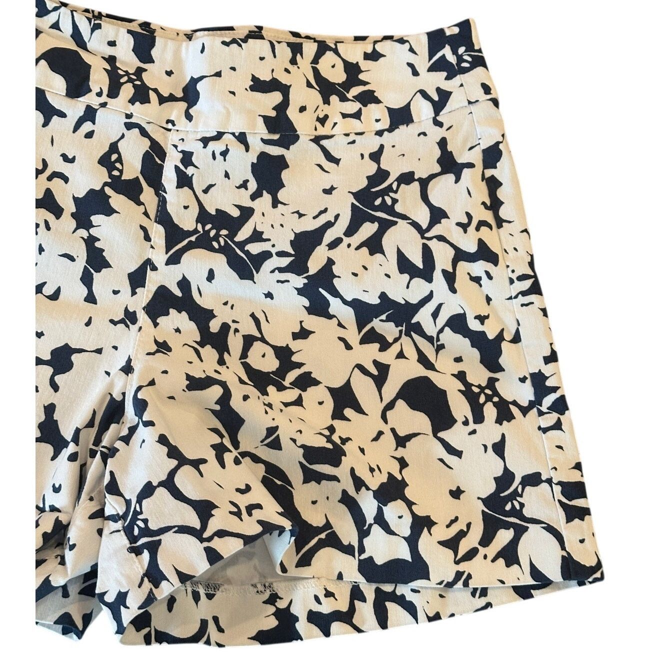 Other Margaret M Women's Navy White Floral Pull On Shorts Sz S Size 28" / US 6 / IT 42 - 3 Thumbnail