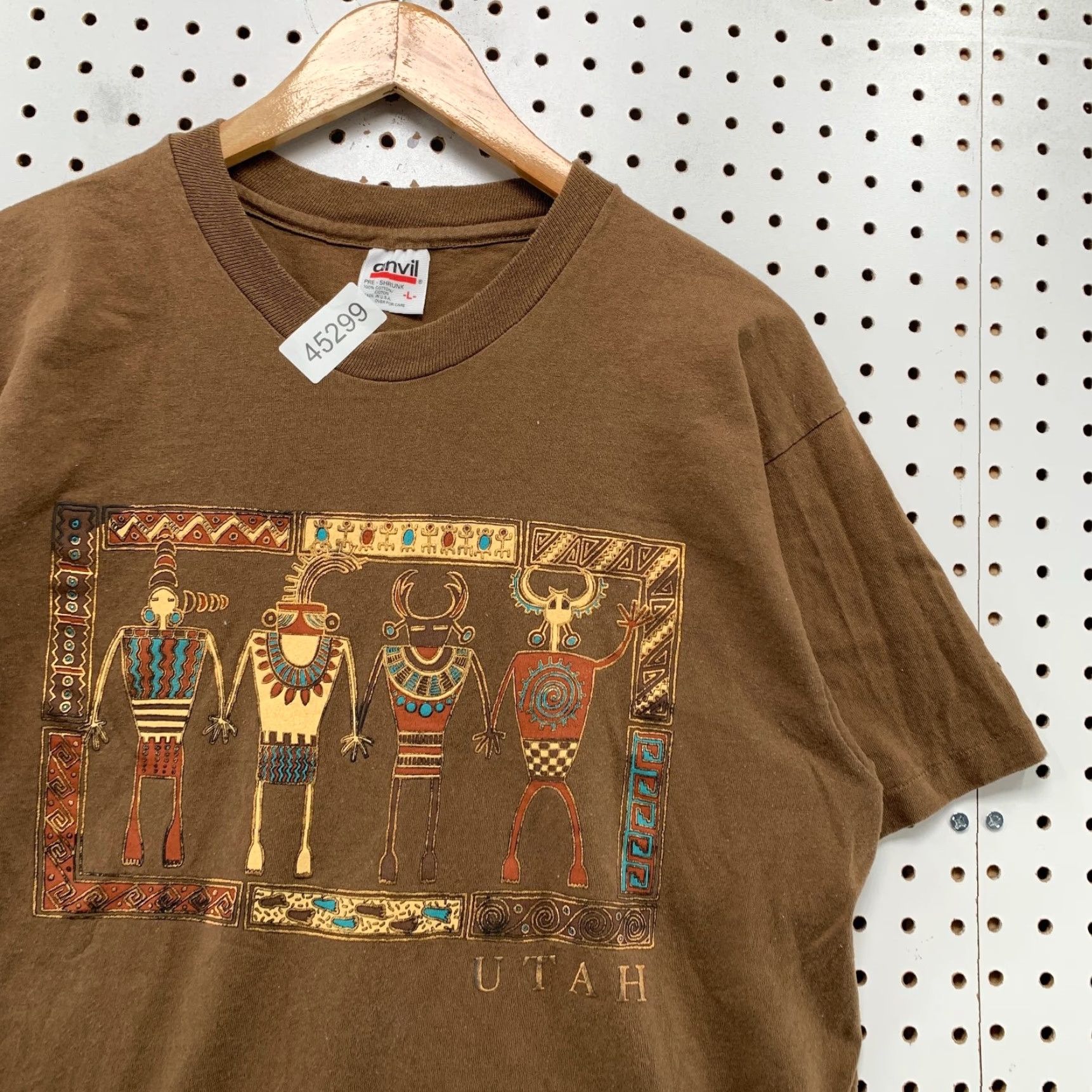 Anvil VINTAGE Anvil Shirt Mens L Brown 90s Tribal Utah Graphic Print T-Shirt Size US L / EU 52-54 / 3 - 6 Thumbnail