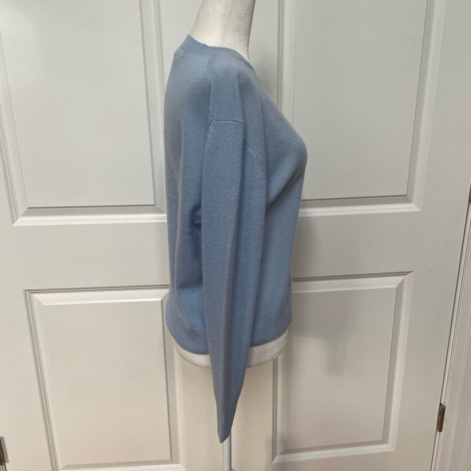 360Cashmere V-neck Cashmere Sweater in Ice Blue from 360 Cashmere Size XS / US 0-2 / IT 36-38 - 2 Thumbnail