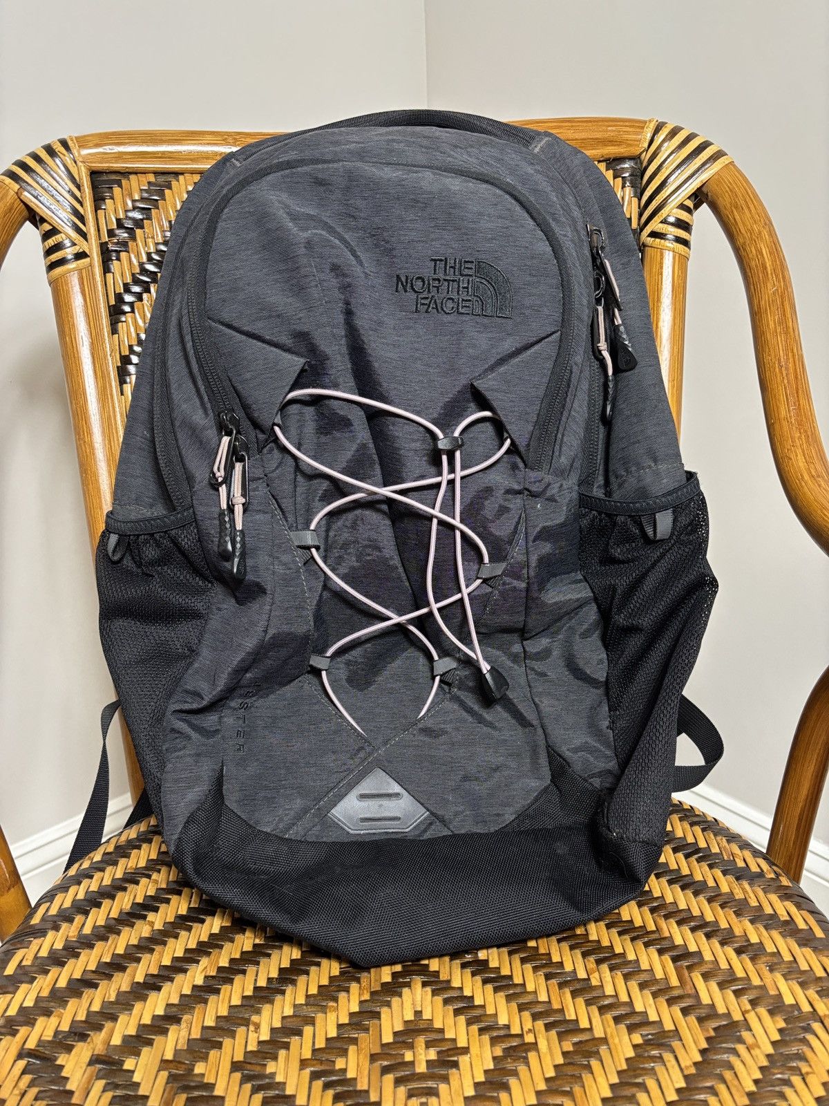 The North Face The North Face Jester Backpack Hiking School Gorpcore Size ONE SIZE - 1 Thumbnail