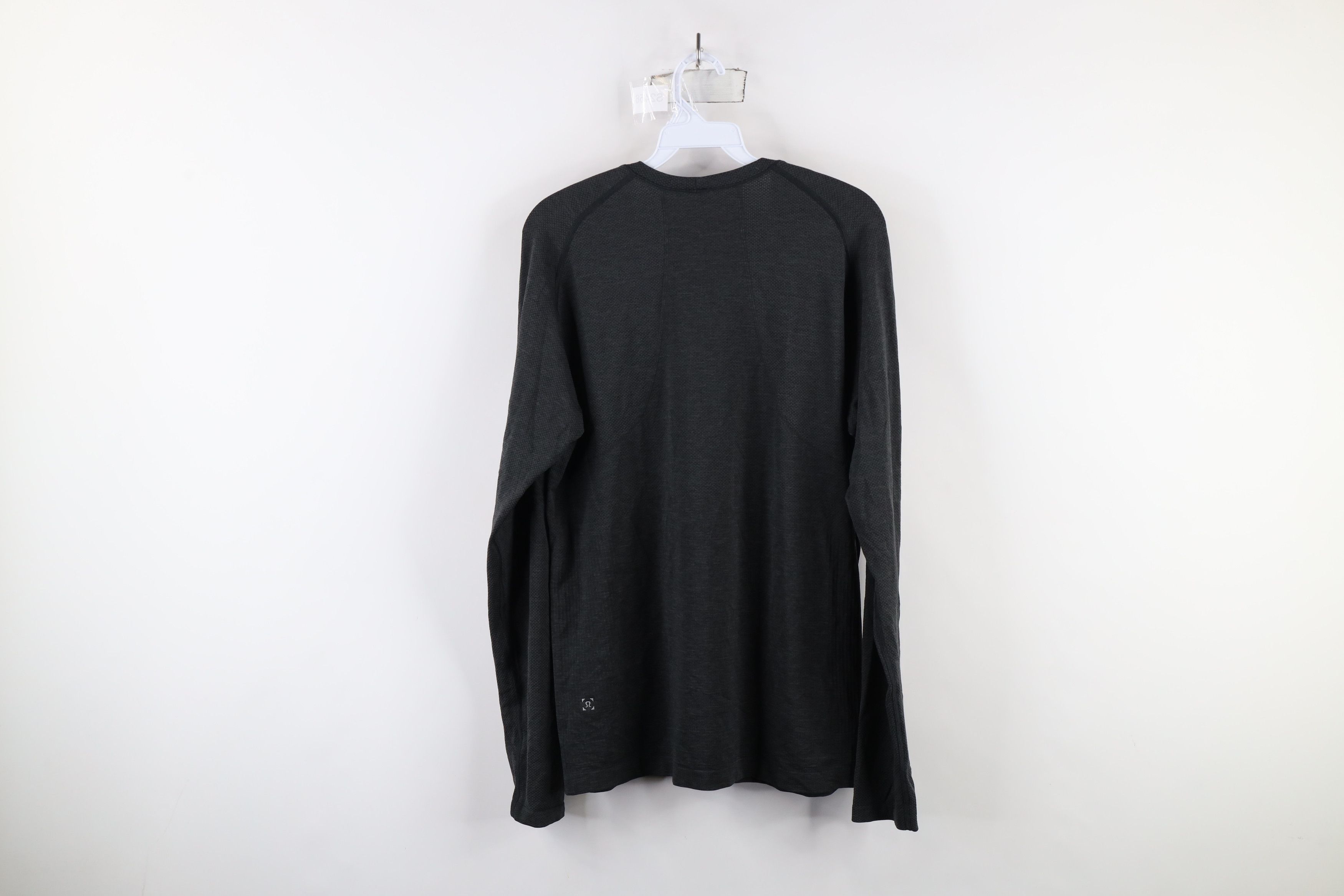 Lululemon × Vintage Lululemon Vent Tech Long Sleeve Yoga Gym T-Shirt Dark Gray Size US M / EU 48-50 / 2 - 10 Thumbnail