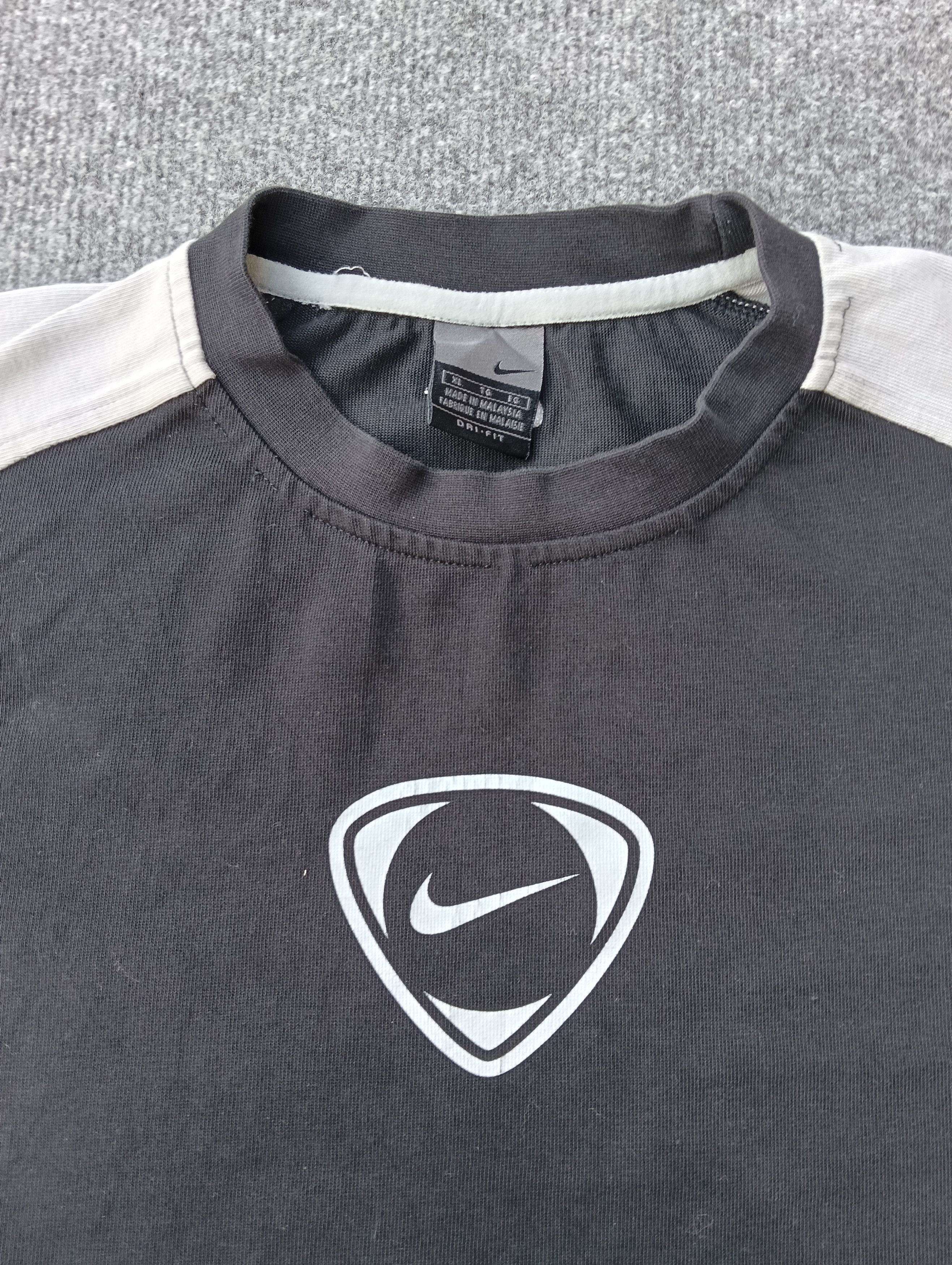 Nike 90s Nike Swoosh Vintage Y2K Retro Tee T-Shirt Size US XL / EU 56 / 4 - 2 Thumbnail