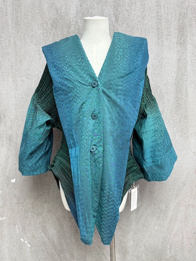 Issey Miyake Issey Miyake Blue-green cocoon-shaped pleated top Size M / US 6-8 / IT 42-44 - 2 Thumbnail