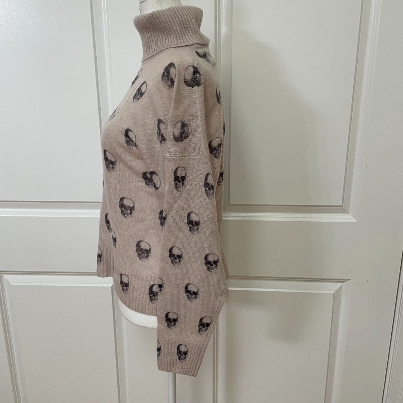 360Cashmere Miley Skull-Print Cashmere Sweater from 360 Cashmere Size S / US 4 / IT 40 - 2 Thumbnail