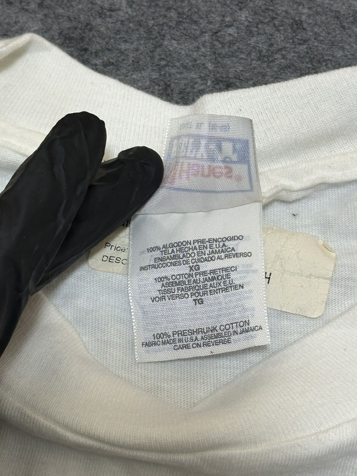 Hanes Vintage "Radio Show" logo. Size US XL / EU 56 / 4 - 8 Thumbnail