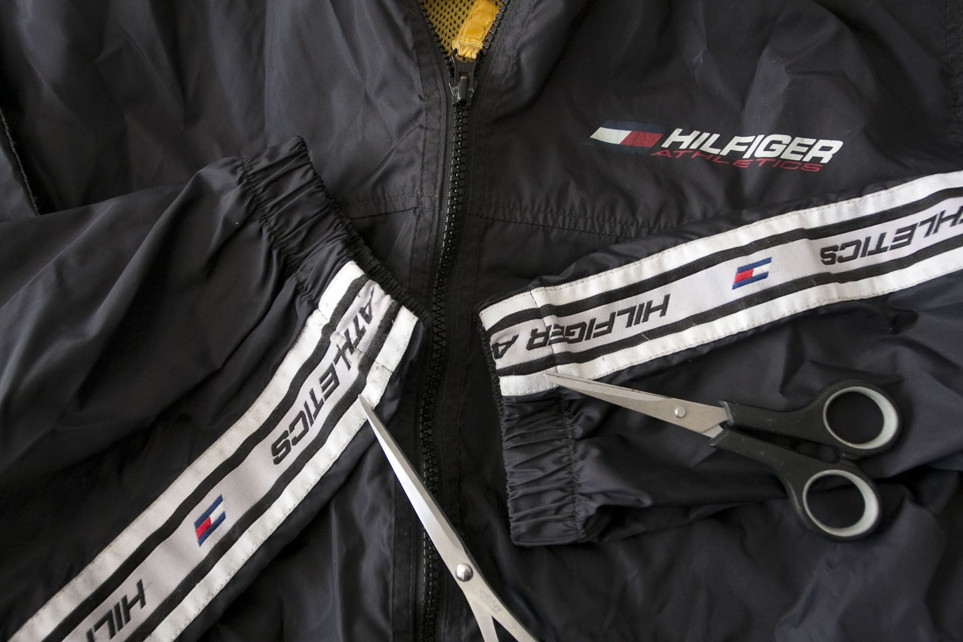 Tommy Hilfiger Vintage Tommy Hilfiger Athletics Light Jacket Size M Size US M / EU 48-50 / 2 - 4 Thumbnail