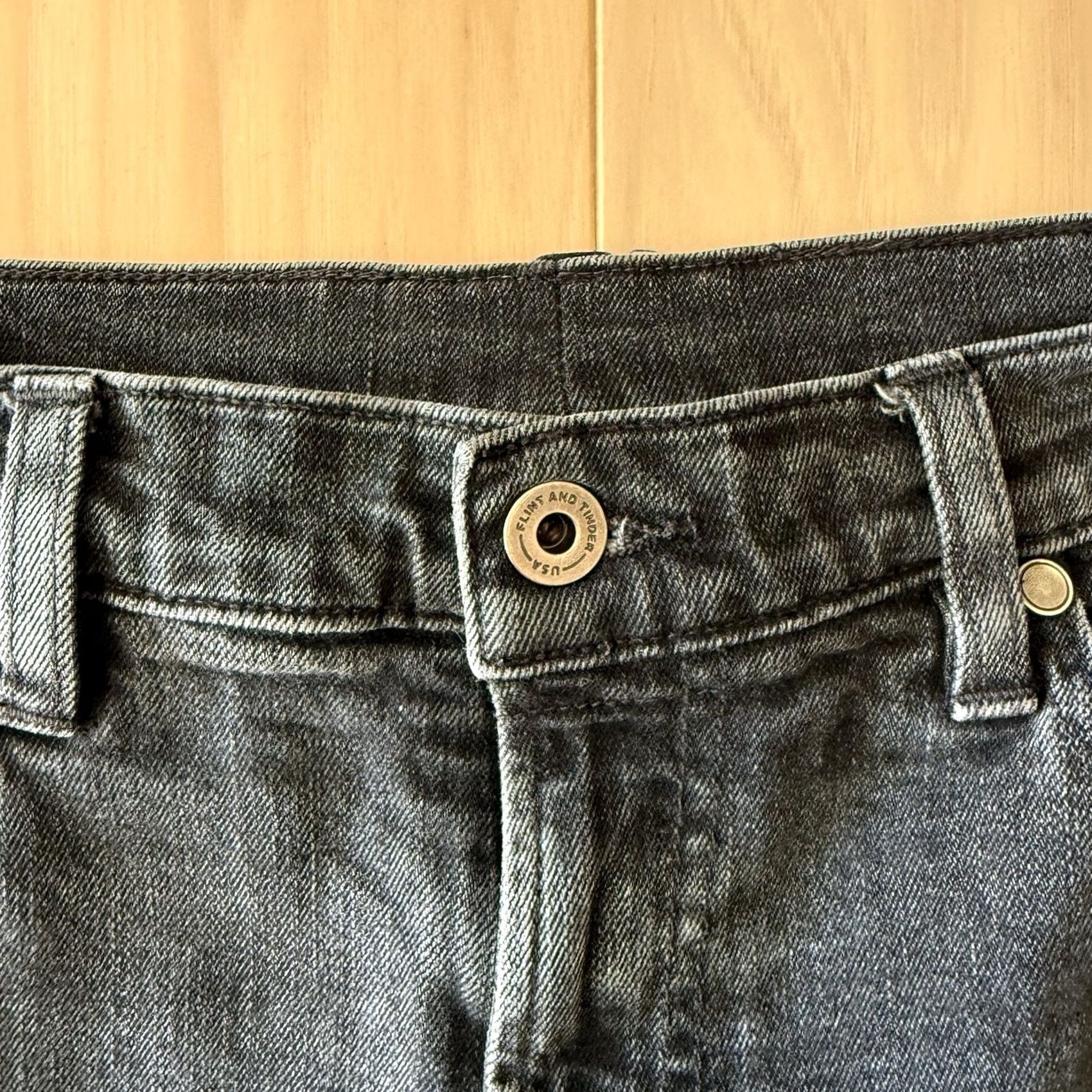 Flint And Tinder Flint and Tinder Jeans 30 Black Denim Casual Tapered Slim Fit Men Regular Rise Mid 10-12 in Inseam 31 in USA Levi's 500 Series Logo Vintage No Size US 30 / EU 46 - 5 Thumbnail
