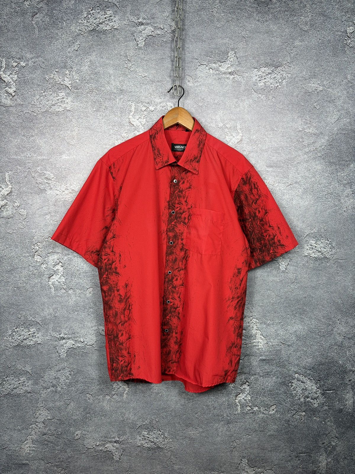 Versace Vintage Versace Red Abstract Pattern Hawaii Shirt Size US M / EU 48-50 / 2 - 1 Thumbnail