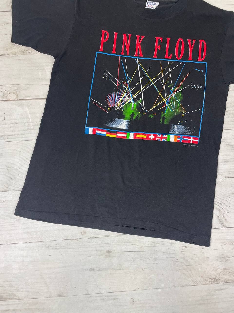 Pink Floyd Vintage Pink Floyd 1987 A Momentary Lapse of Reason Tour Tee Size US XL / EU 56 / 4 - 9 Thumbnail