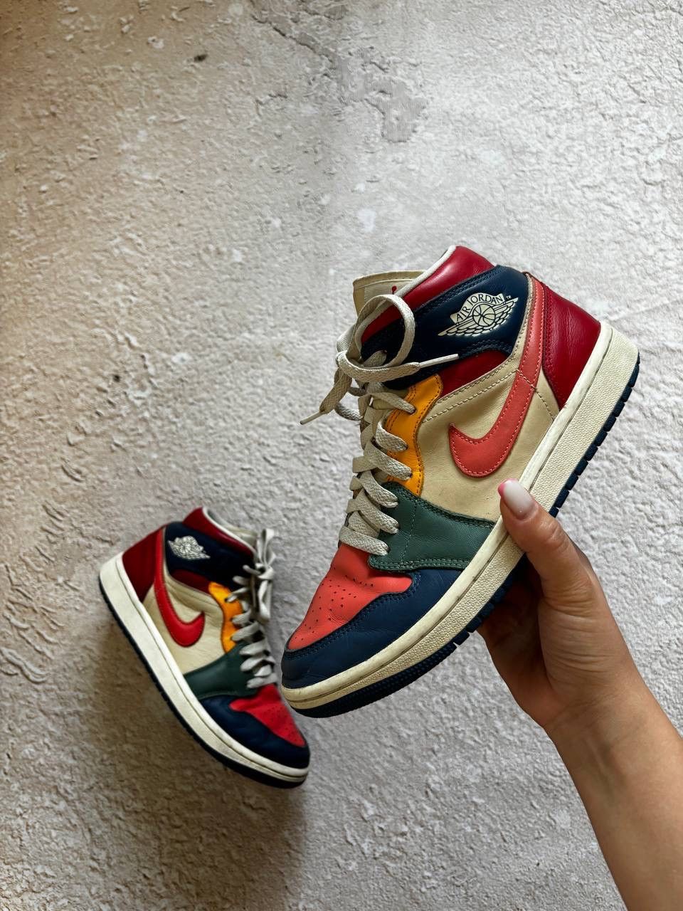 Jordan Brand × Nike Jordan Nike vintage distressed high top sneakers Size US 7.5 / EU 40-41 - 2 Thumbnail