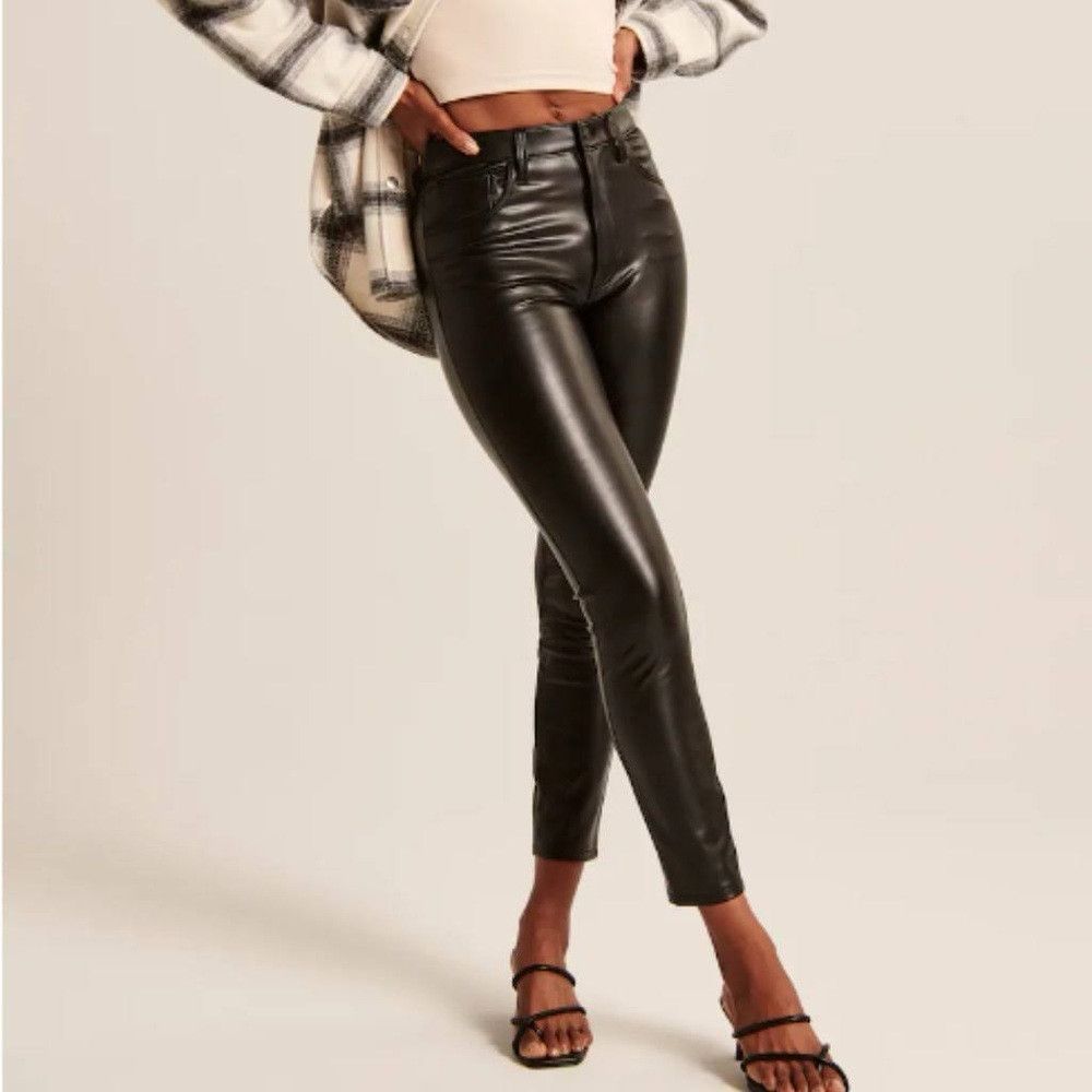 Abercrombie & Fitch Abercrombie & Fitch Vegan Faux Leather the skinny high rise Size 30" / US 8 / IT 44 - 1 Thumbnail