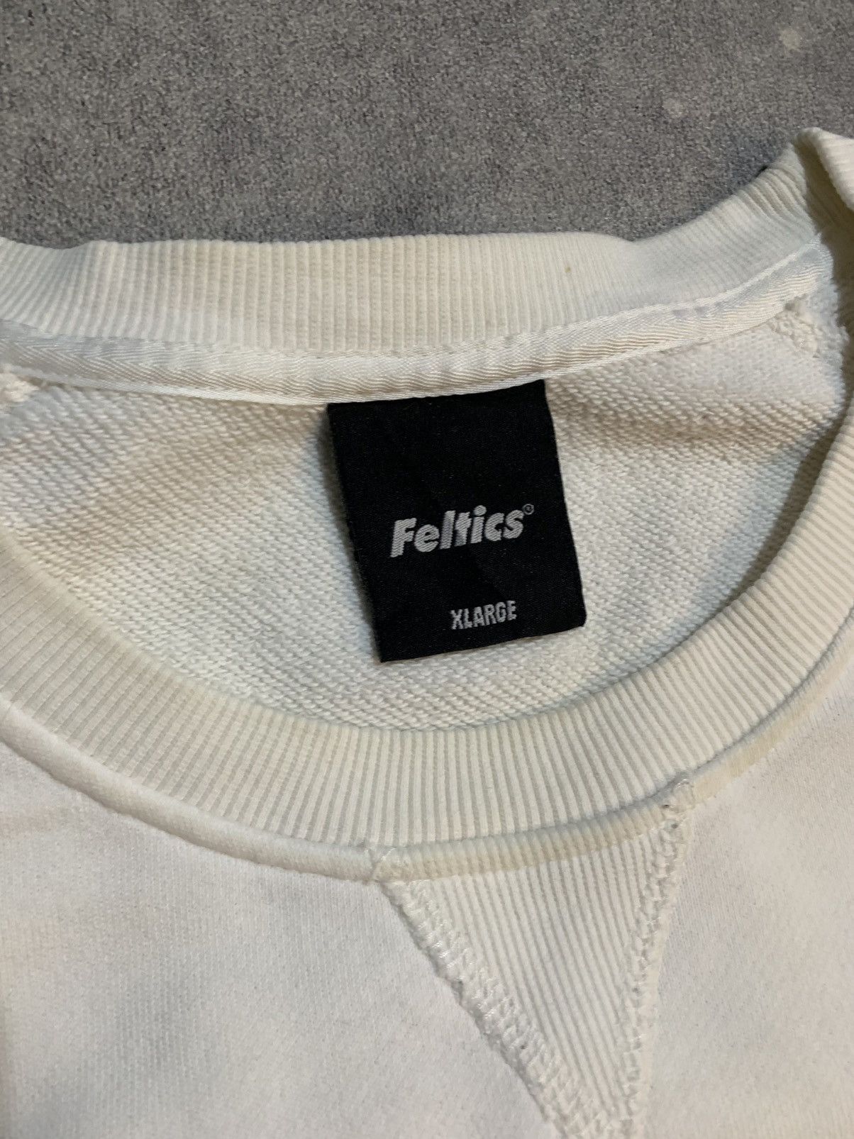 Other Feltics x disney crewneck Size US XL / EU 56 / 4 - 4 Thumbnail