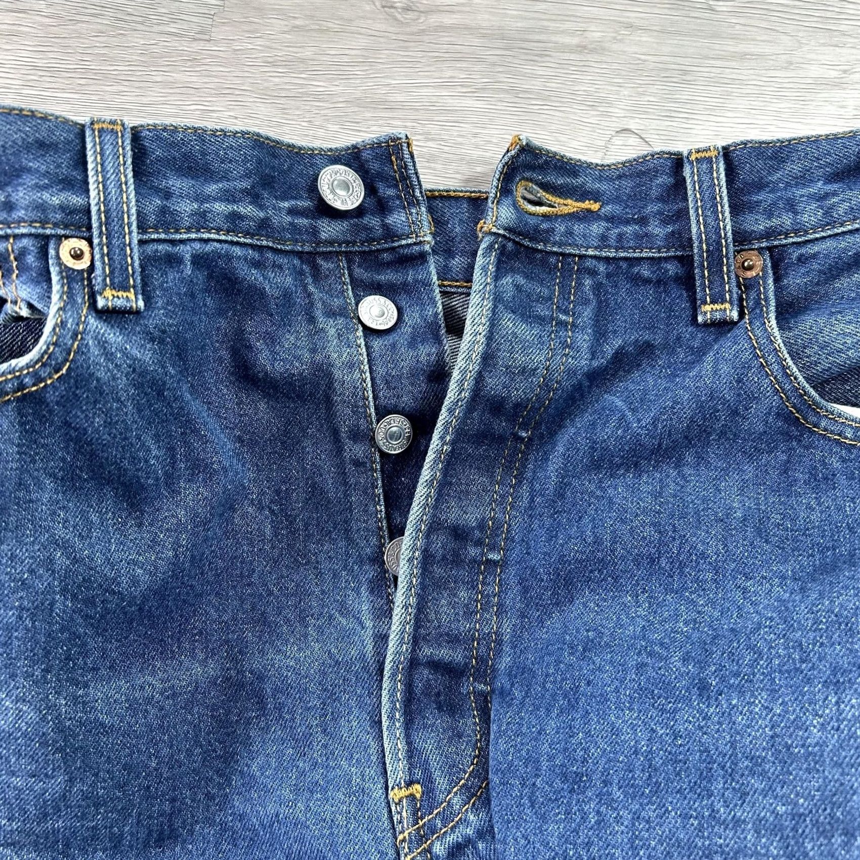 Levi's VINTAGE Levi's 501 Jeans Mens 33x30 Blue Denim Straight Button Fly Regular Fit 100% Cotton 5-Pocket Size US 33 - 3 Thumbnail
