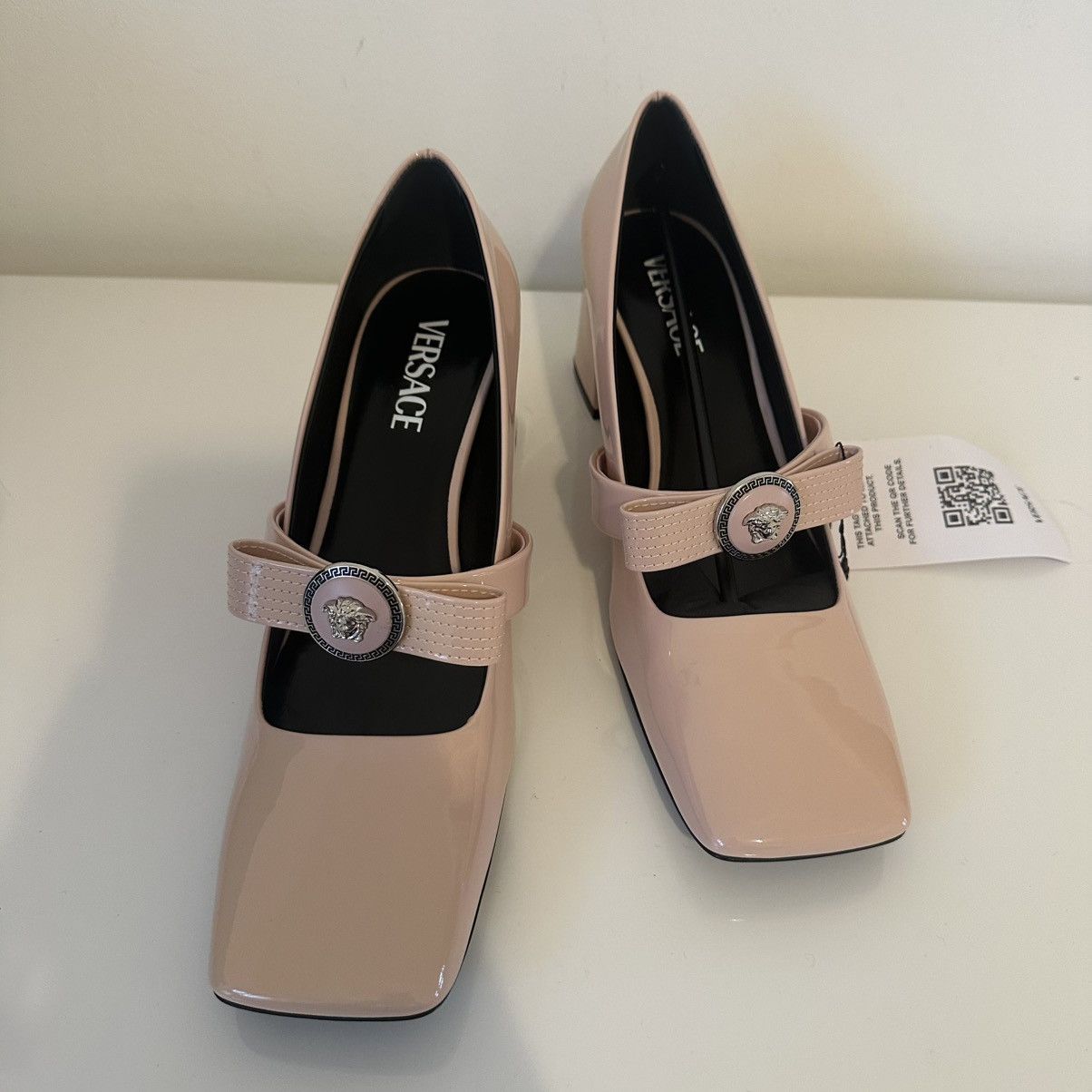 Versace VERSACE Bow-Embellished Mary-Jane Leather Pumps Size US 10 / IT 40 - 6 Thumbnail