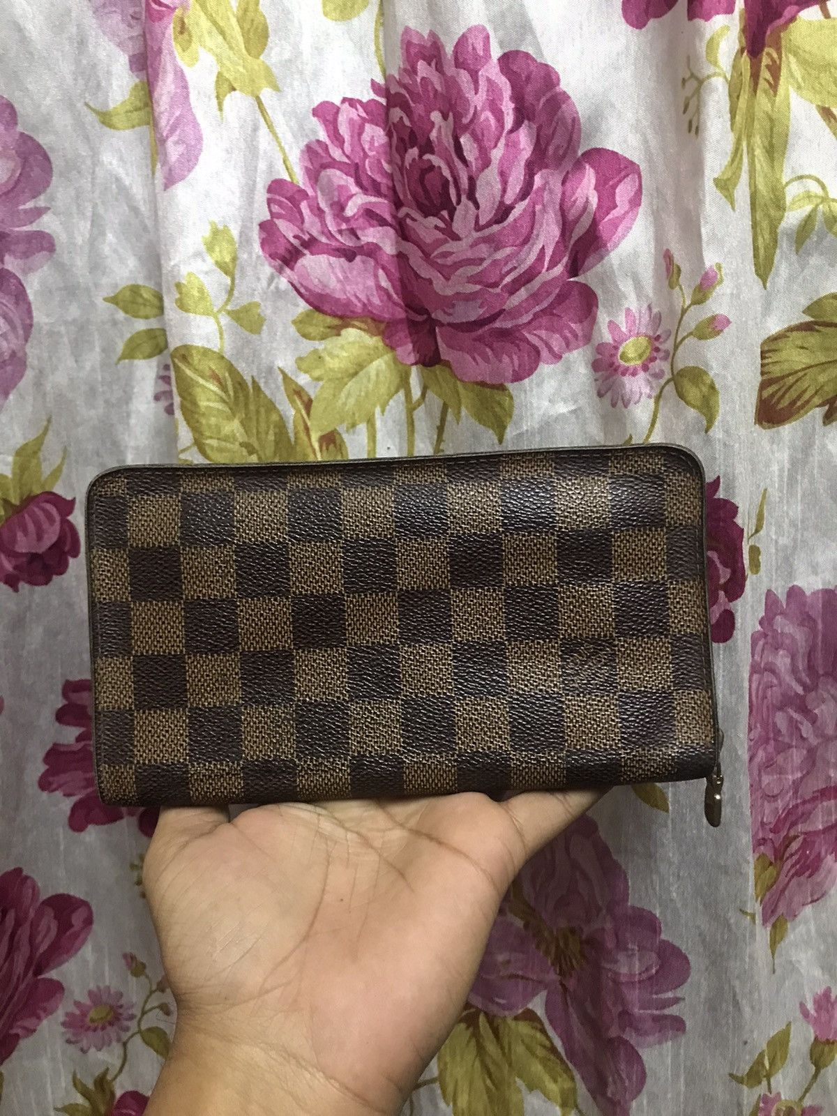 Louis Vuitton Authentic Louis Vuitton Zipper Wallet Size ONE SIZE - 1 Thumbnail
