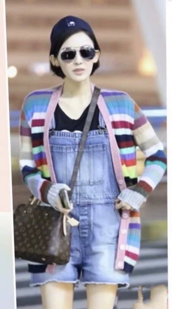 Gucci Gucci Rainbow V-neck knitted cardigan sweater 2502-Nextarro Size US S / EU 44-46 / 1 - 9 Thumbnail