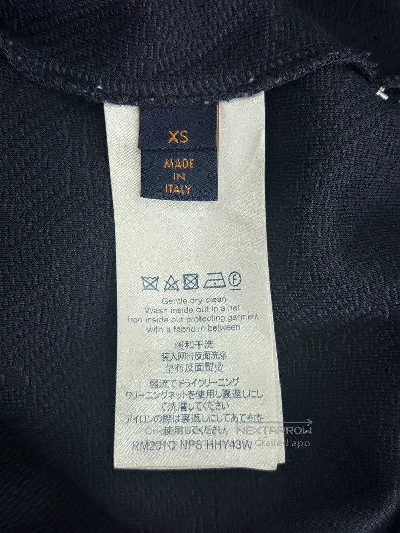 Louis Vuitton Louis Vuitton Dark blue full logo jacket Size US XS / EU 42 / 0 - 3 Thumbnail