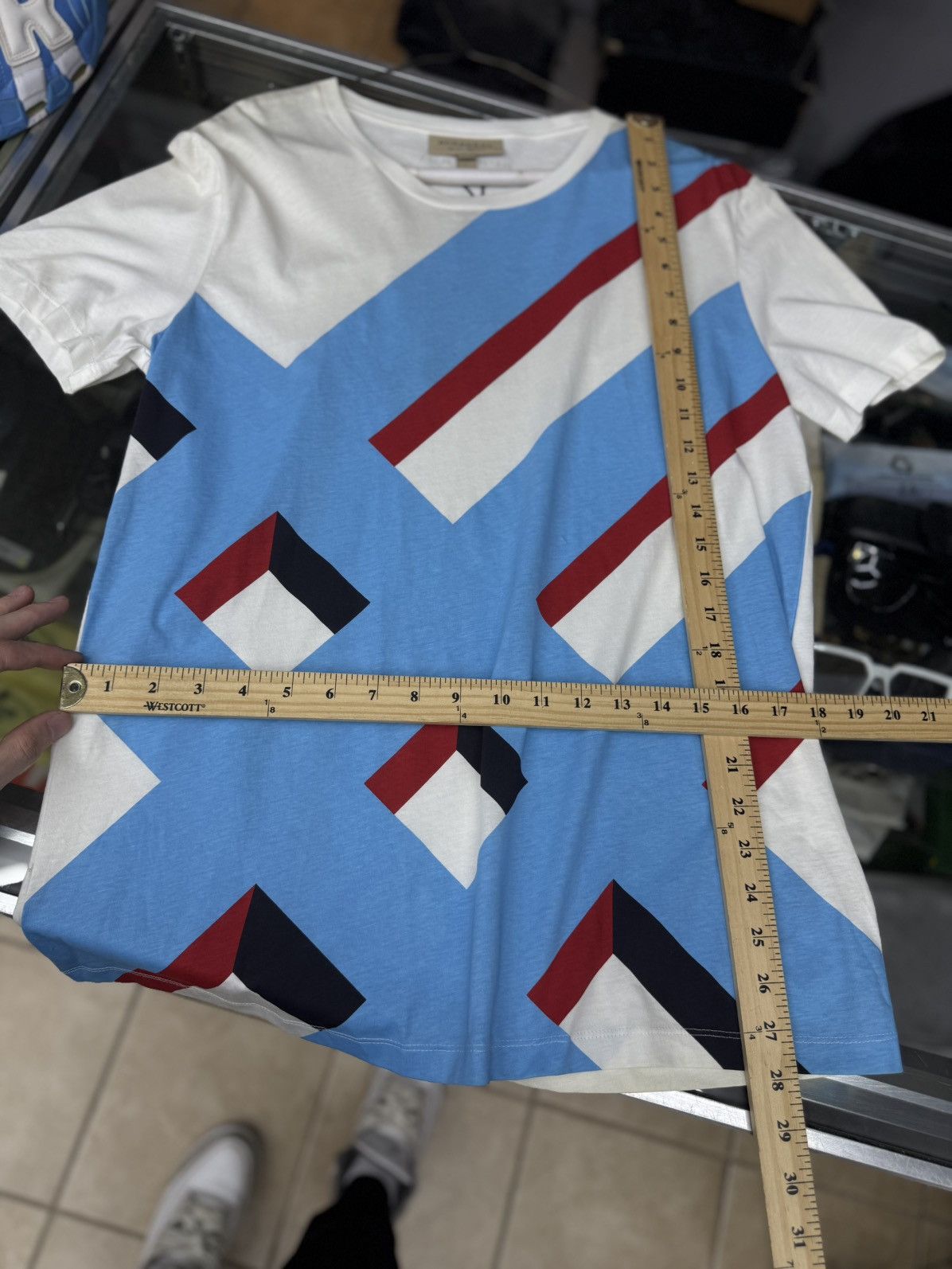 Burberry Burberry Men’s Tee Shirt Size Large New W Tags Size US L / EU 52-54 / 3 - 6 Thumbnail