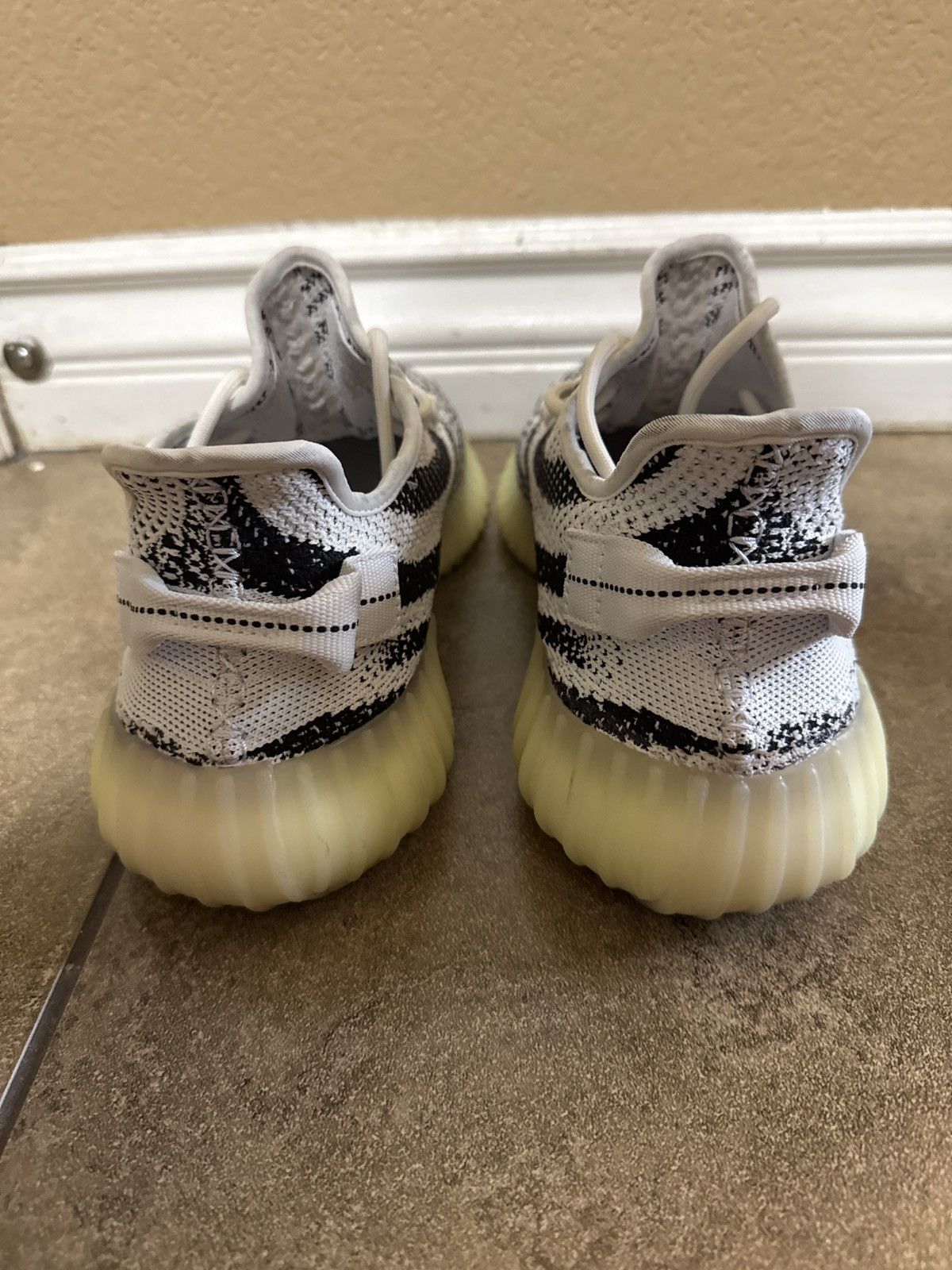Yeezy Yeezy Boost 350 V2 Zebra Size US 9.5 / EU 42-43 - 4 Thumbnail