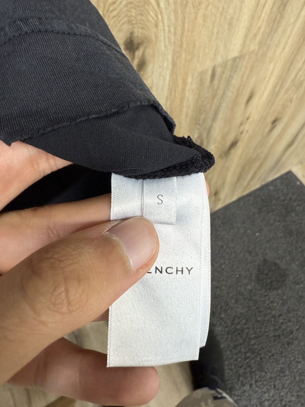 Givenchy Givenchy Black Short Sleeve Size US S / EU 44-46 / 1 - 6 Thumbnail