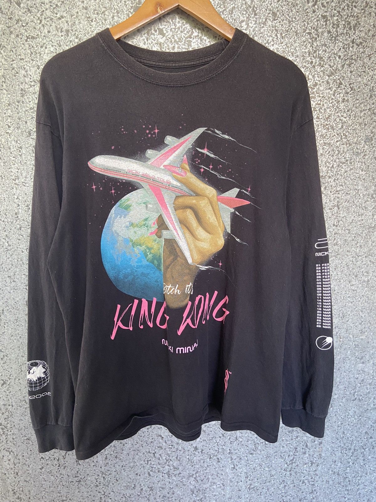 Band Tees Nicki t shirt long sleeve world tour tee Nicki Minaj Size US M / EU 48-50 / 2 - 1 Thumbnail