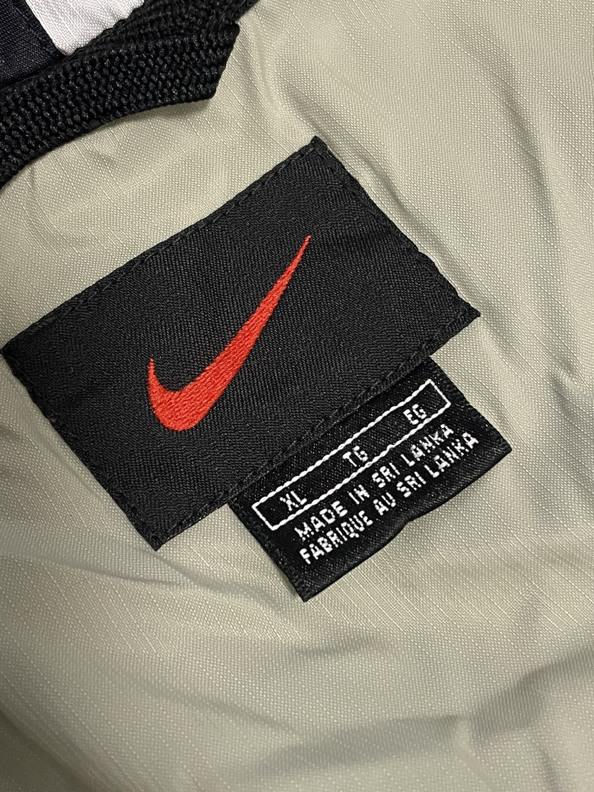Nike Vintage Nike Nylon Drill Black Jacket Anorak Big Logo Size US XL / EU 56 / 4 - 7 Thumbnail