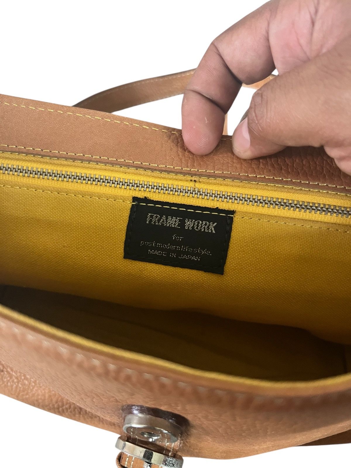 Japanese Brand Vintage FRAME WORK cross body bag leather rare Size ONE SIZE - 12 Thumbnail