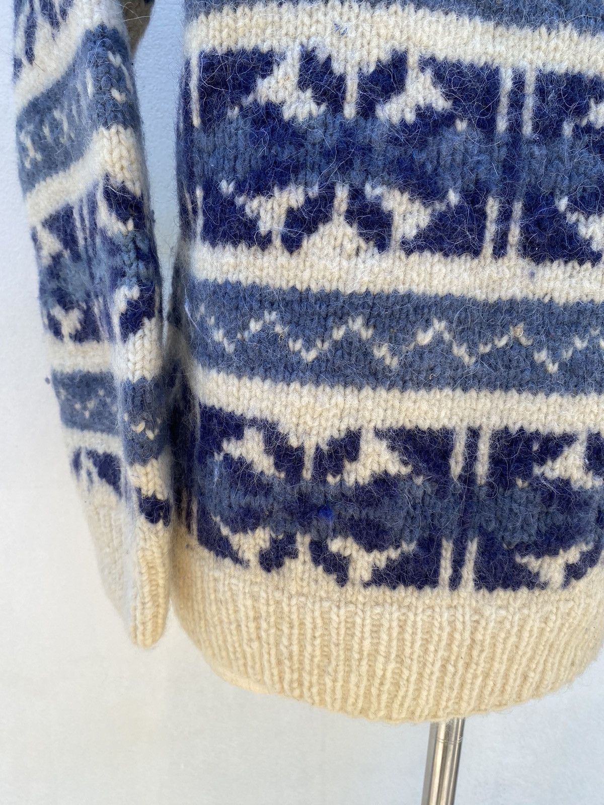 Designer × Vintage ARTESANIAS ECUADOR Blue and Cream Nordic Knit Sweater Size US S / EU 44-46 / 1 - 20 Thumbnail