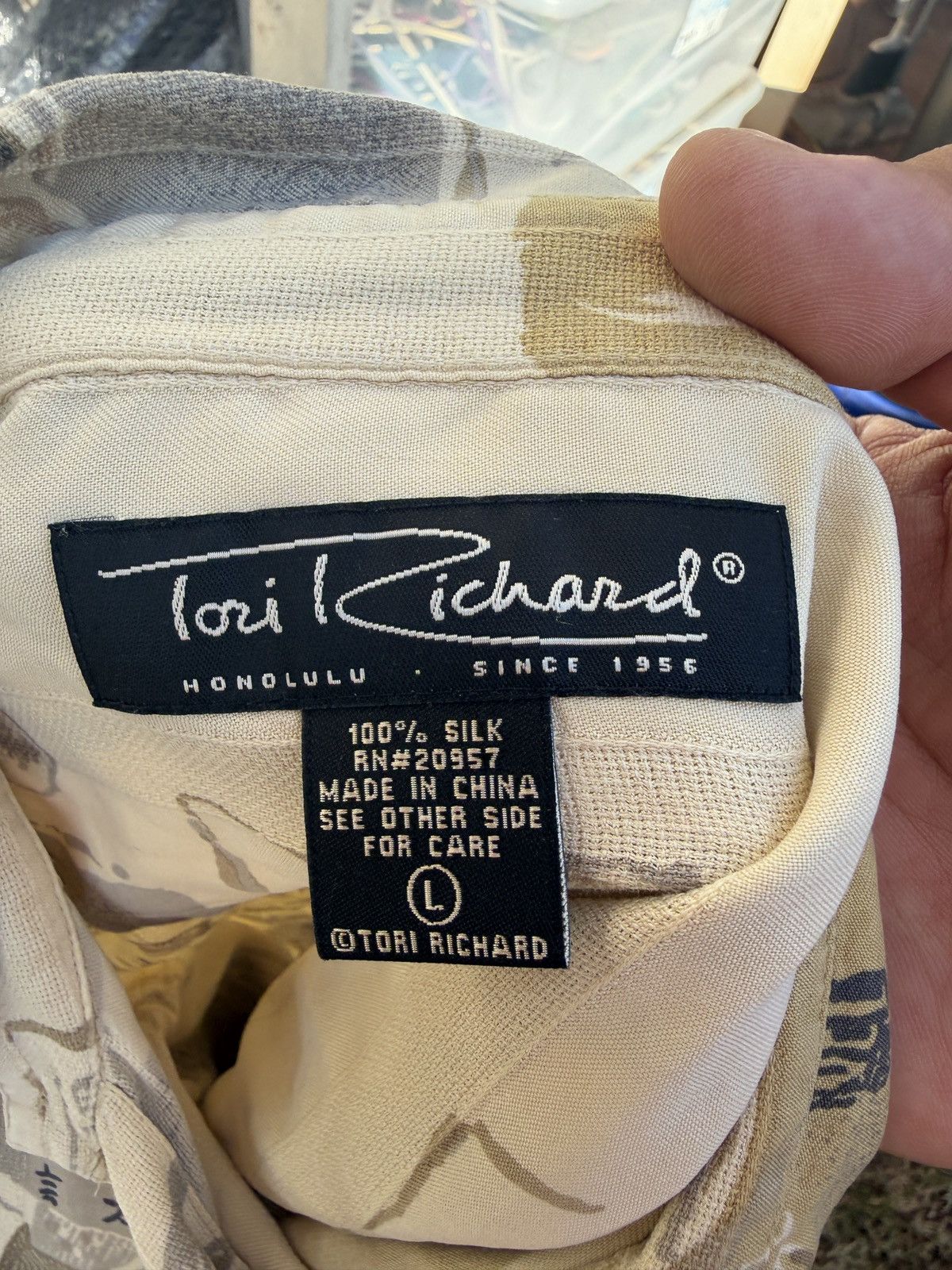 Tori Richard PreOwned Tori Richard Beige Hawaiian Men's Large 100% Silk Size US L / EU 52-54 / 3 - 4 Thumbnail