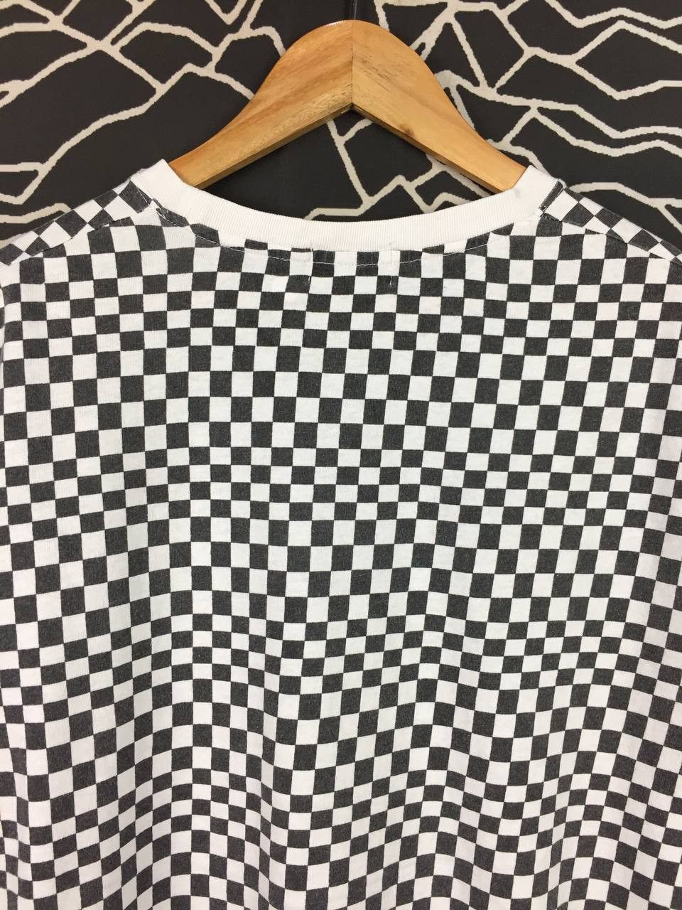 Airwalk Vtg Airwalk Skateboard Classic Checker All Over Print Tee Size US L / EU 52-54 / 3 - 7 Thumbnail