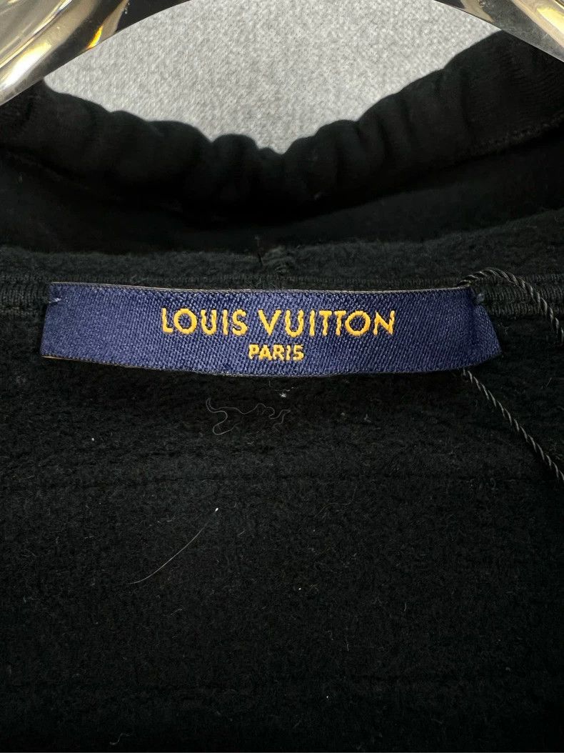 Louis Vuitton Louis Vuitton Black and white graffiti monogram hoodie Size US M / EU 48-50 / 2 - 3 Thumbnail