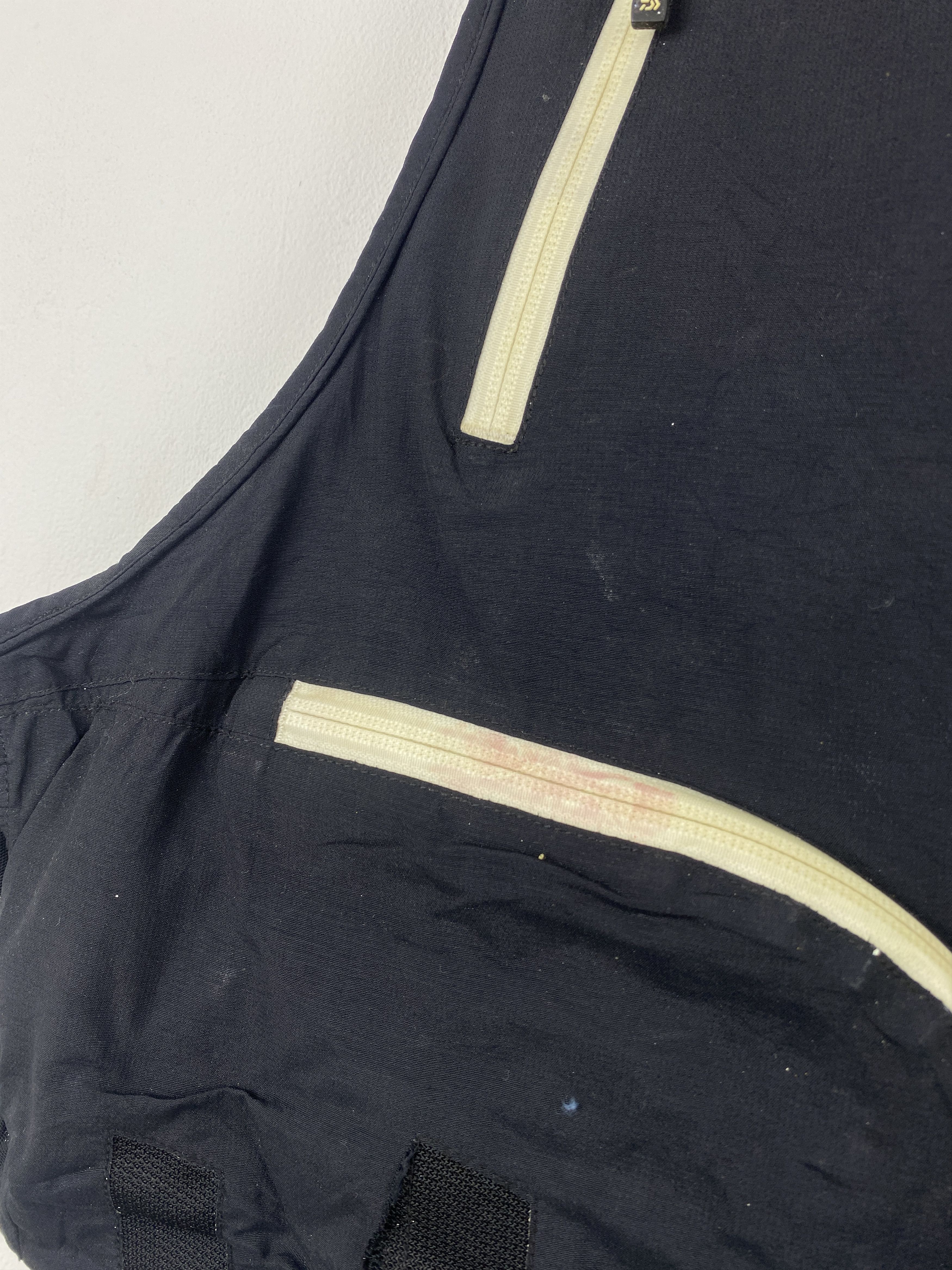 DAIWA Vintage Daiwa Multi Pocket Tactical Zipped Up Vest J2025 Size US XS / EU 42 / 0 - 7 Thumbnail