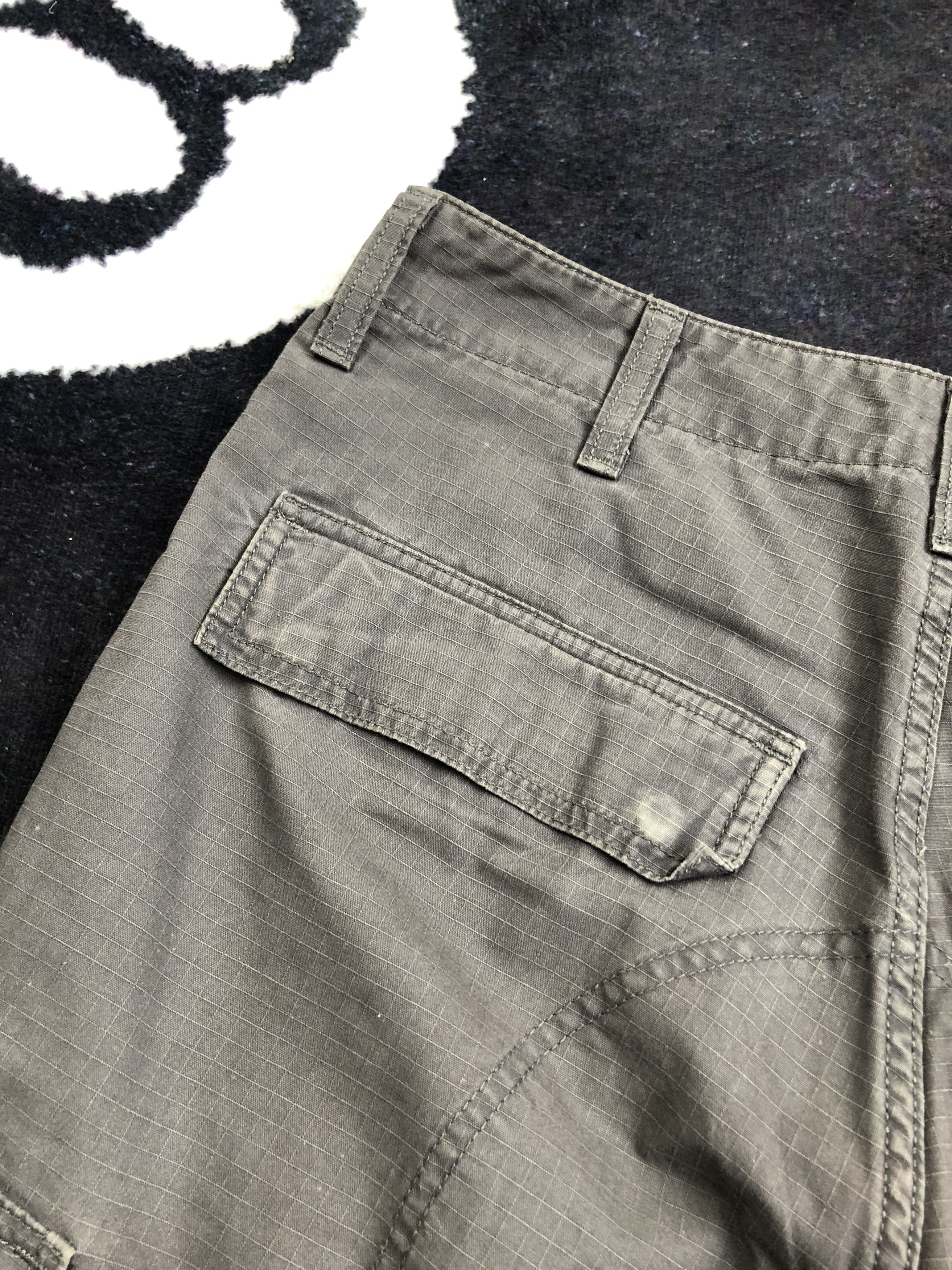 Carhartt CARHARTT Vintage Mini Logo Cargo Shorts Streetwear Workwear Size US 29 - 12 Thumbnail