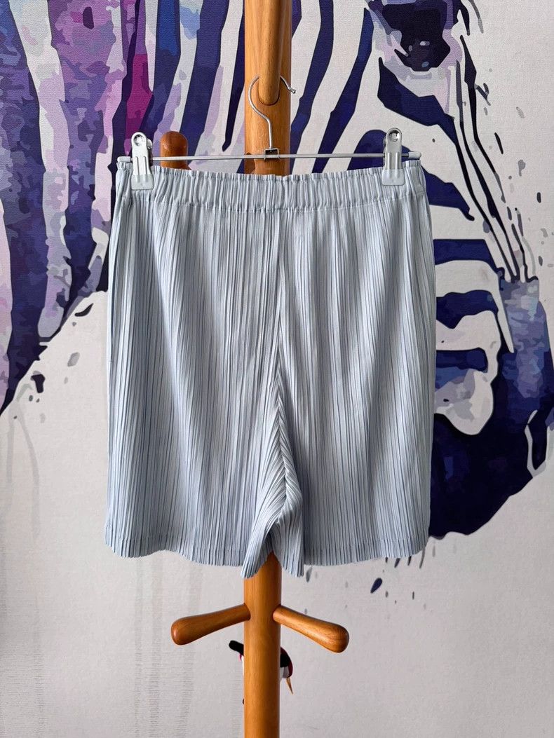 Issey Miyake issey miyake size:3 blue shorts 2505-Nextarrow Size 31" - 2 Thumbnail