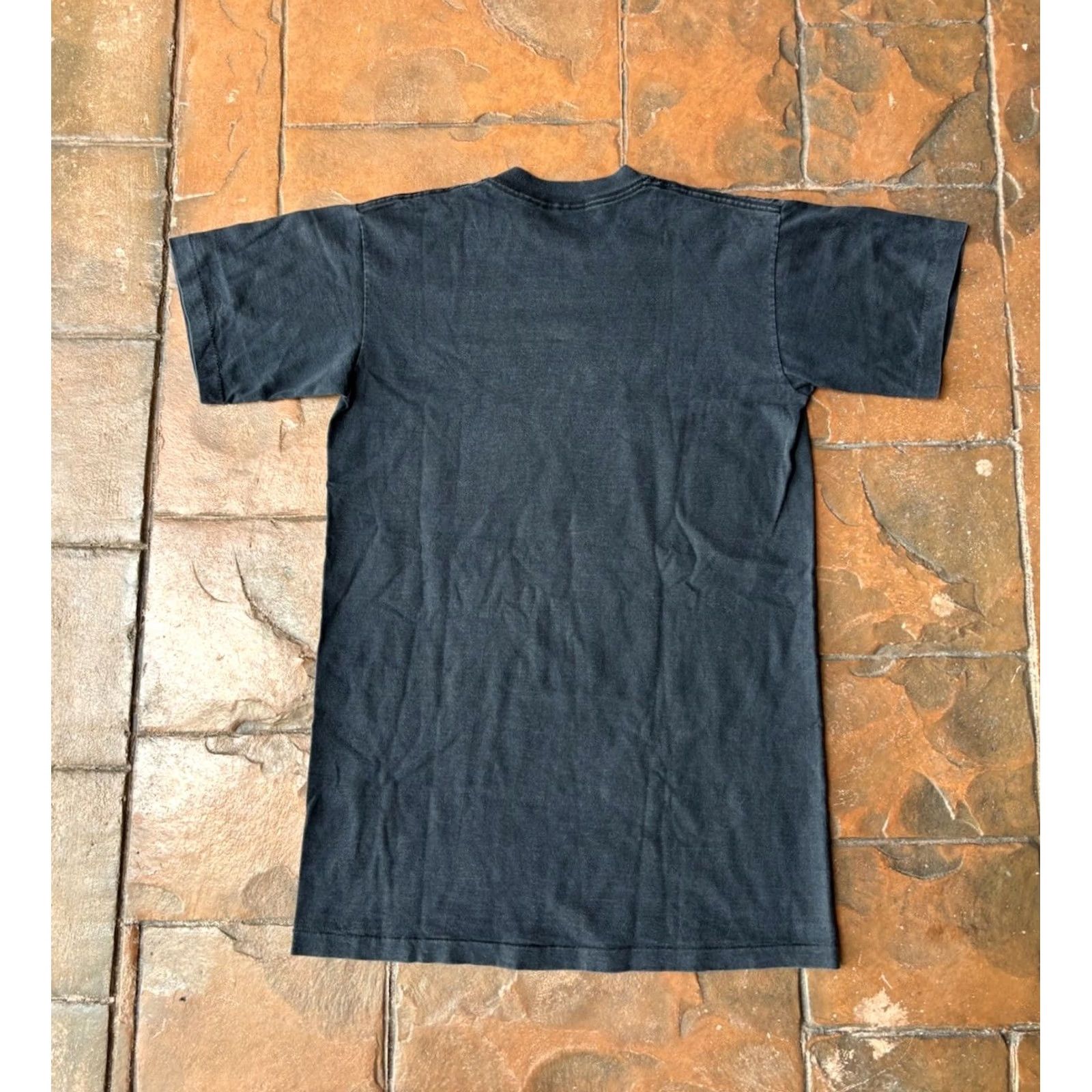 Vintage VINTAGE Save The Earth T-Shirt Medium Black Nature USA Single Stitch 90s Mens Size US M / EU 48-50 / 2 - 3 Thumbnail