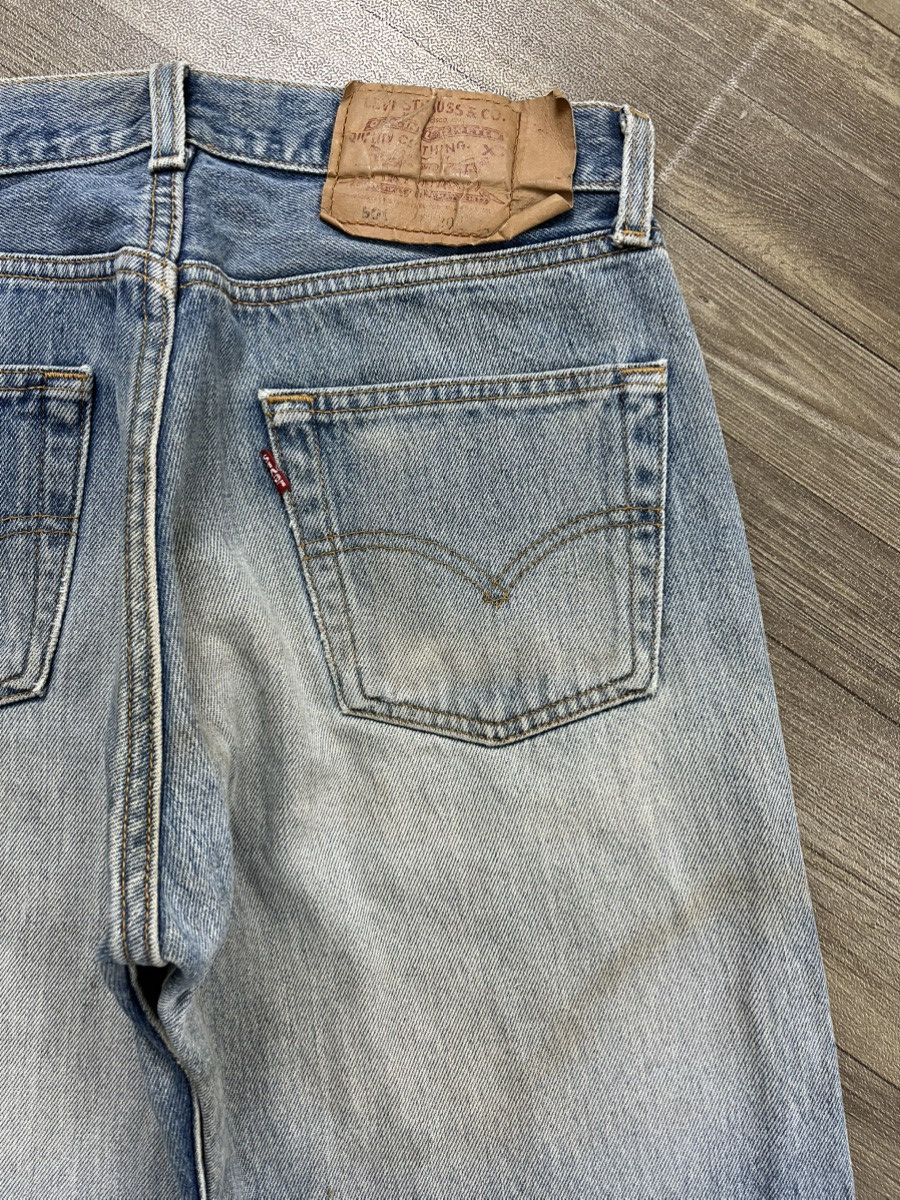 Levi's Vintage Clothing 🇺🇸1990s Vintage Levis 501 LVC 30x34 Light Blue Straight Jeans Size US 30 / EU 46 - 19 Thumbnail