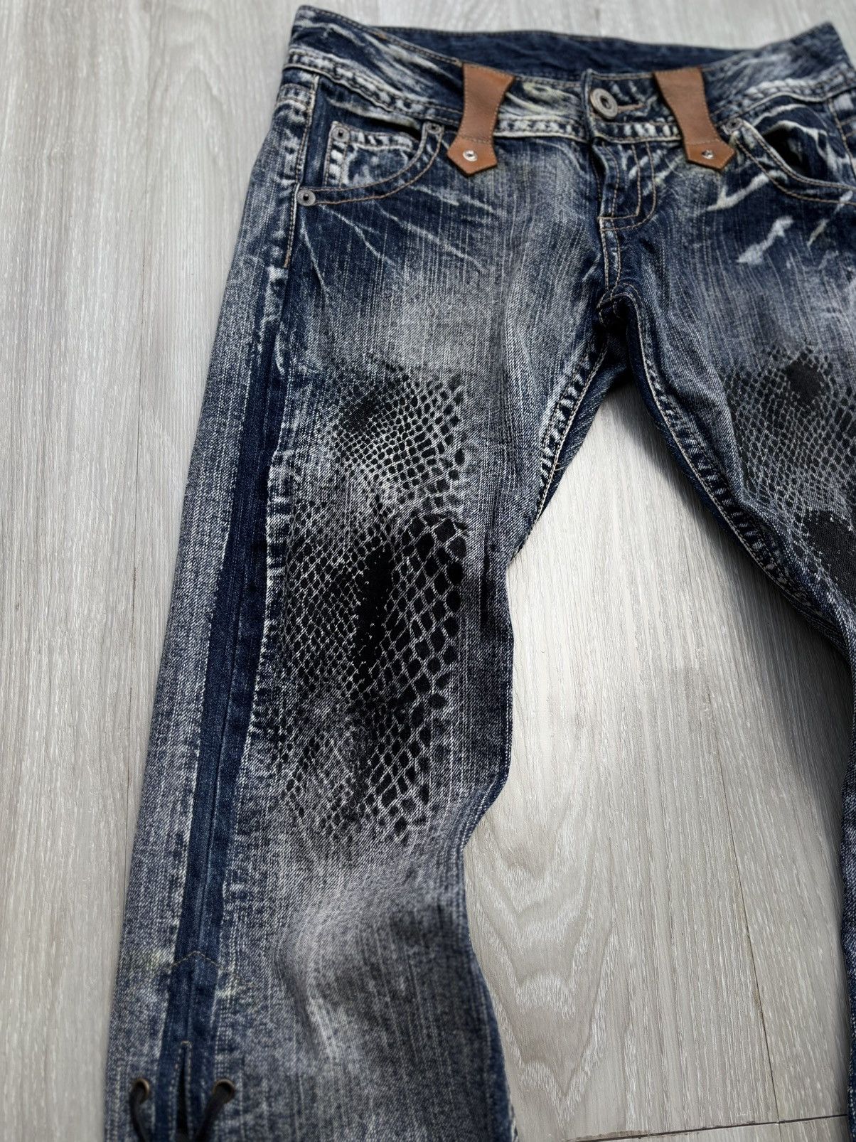 Japanese Brand ORIRIN leather lace up flare jeans Size US 27 - 2 Thumbnail