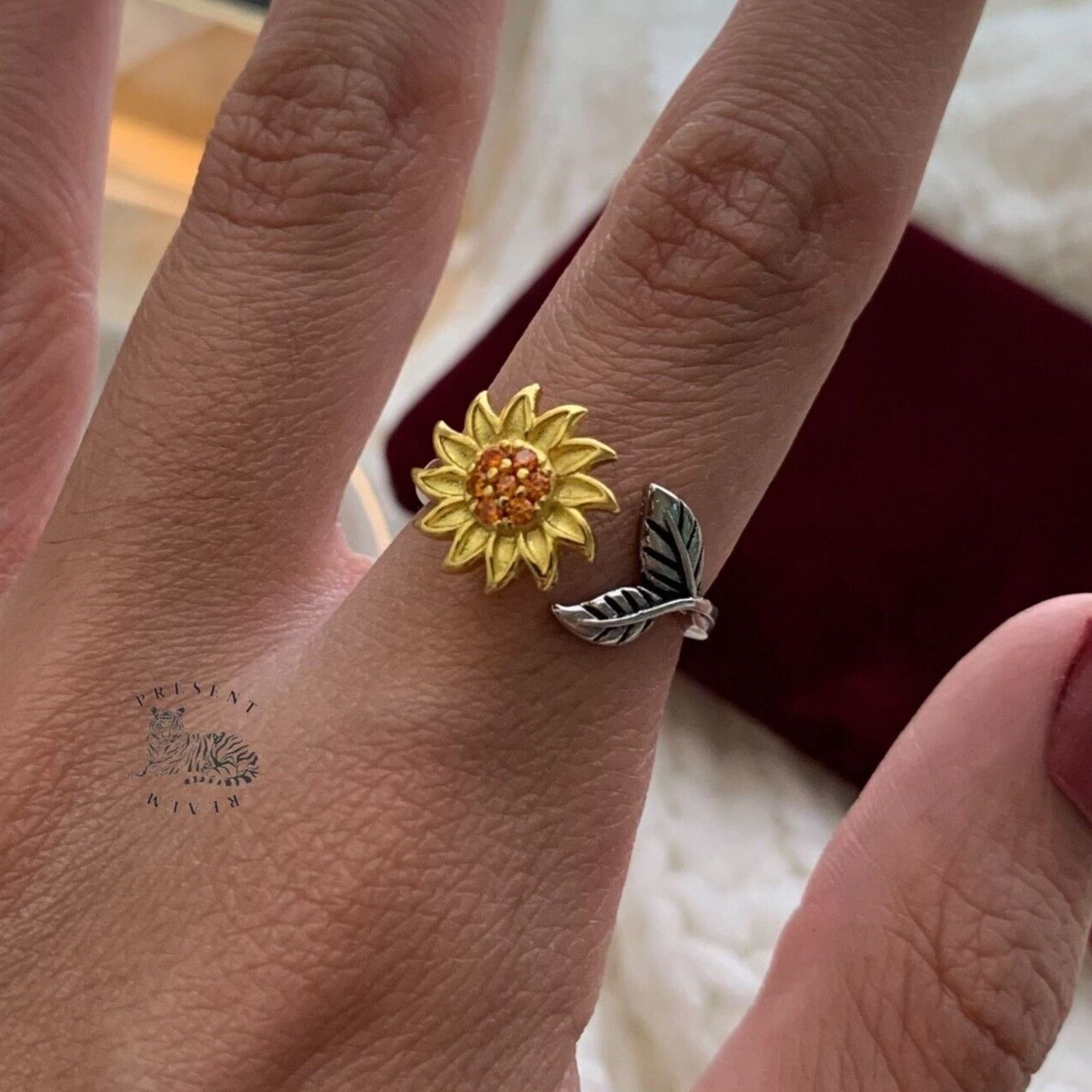 Stussy Tribe リング Stussy × Vintage SUPER RARE 80s STUSSY TRIBE CROWN RING READ